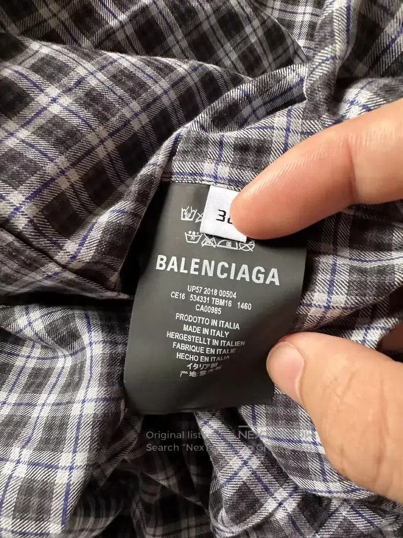 Balenciaga Balenciaga Newspaper Plaid Button. Size US XS / EU 42 / 0 - 6 Thumbnail