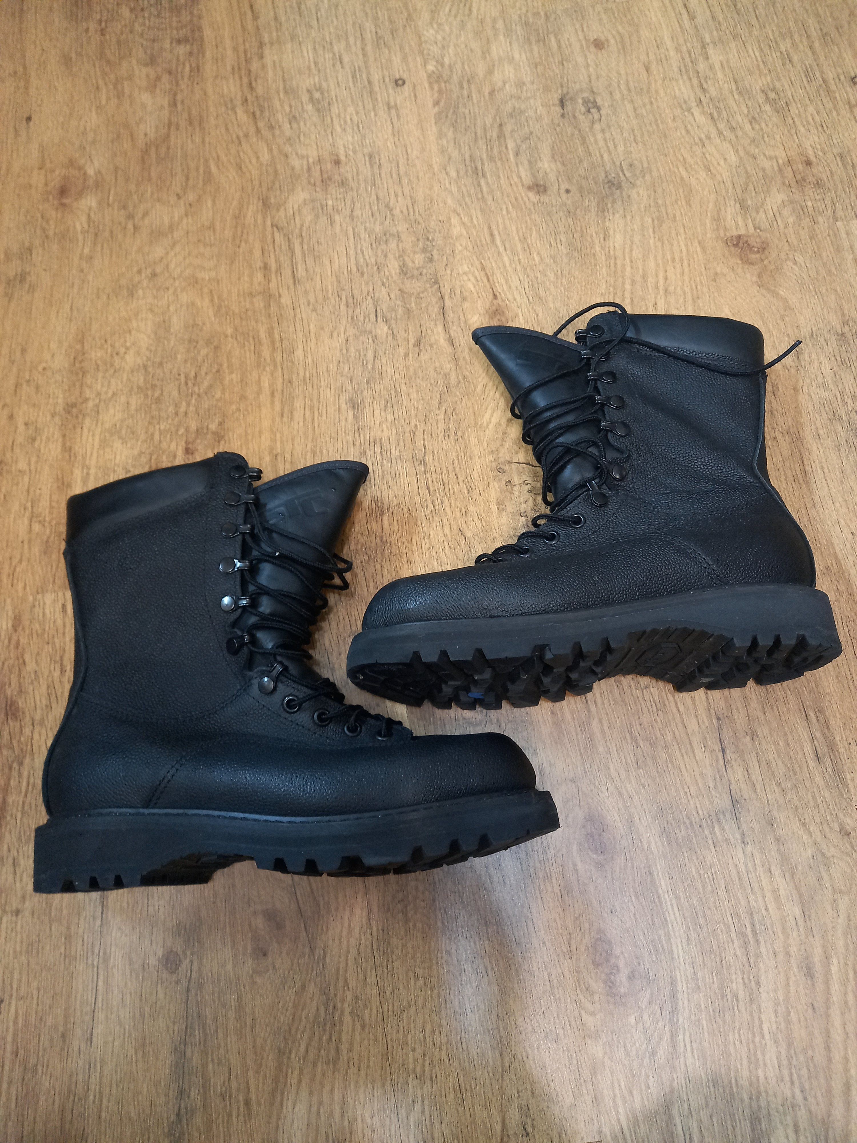 Vintage Boots Stc wet weather (Canada) Size US 8 / EU 41 - 1 Thumbnail