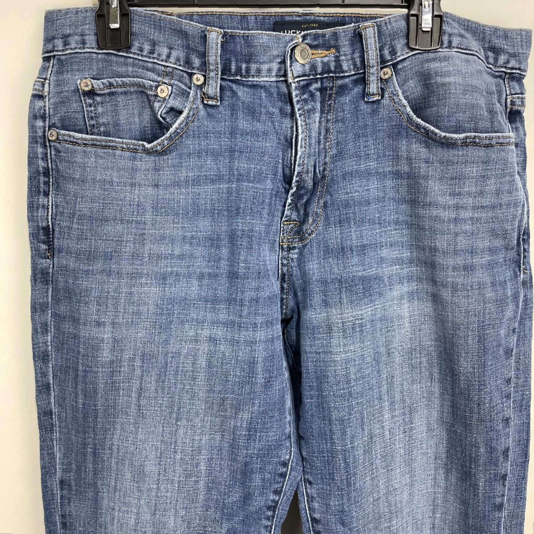 Lucky Brand Lucky Brand Mens Jeans 221 Original Straight Denim 34x30 Medium Blue Wash Casual 5-Pocket Zipper Fly Regular Rise Mens Jeans Size US 34 / EU 50 - 4 Thumbnail