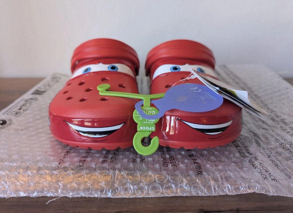 Crocs × Disney Disney Pixar Lightning McQueen Clog Crocs Lights Up New Size US 9 / EU 42 - 2 Thumbnail