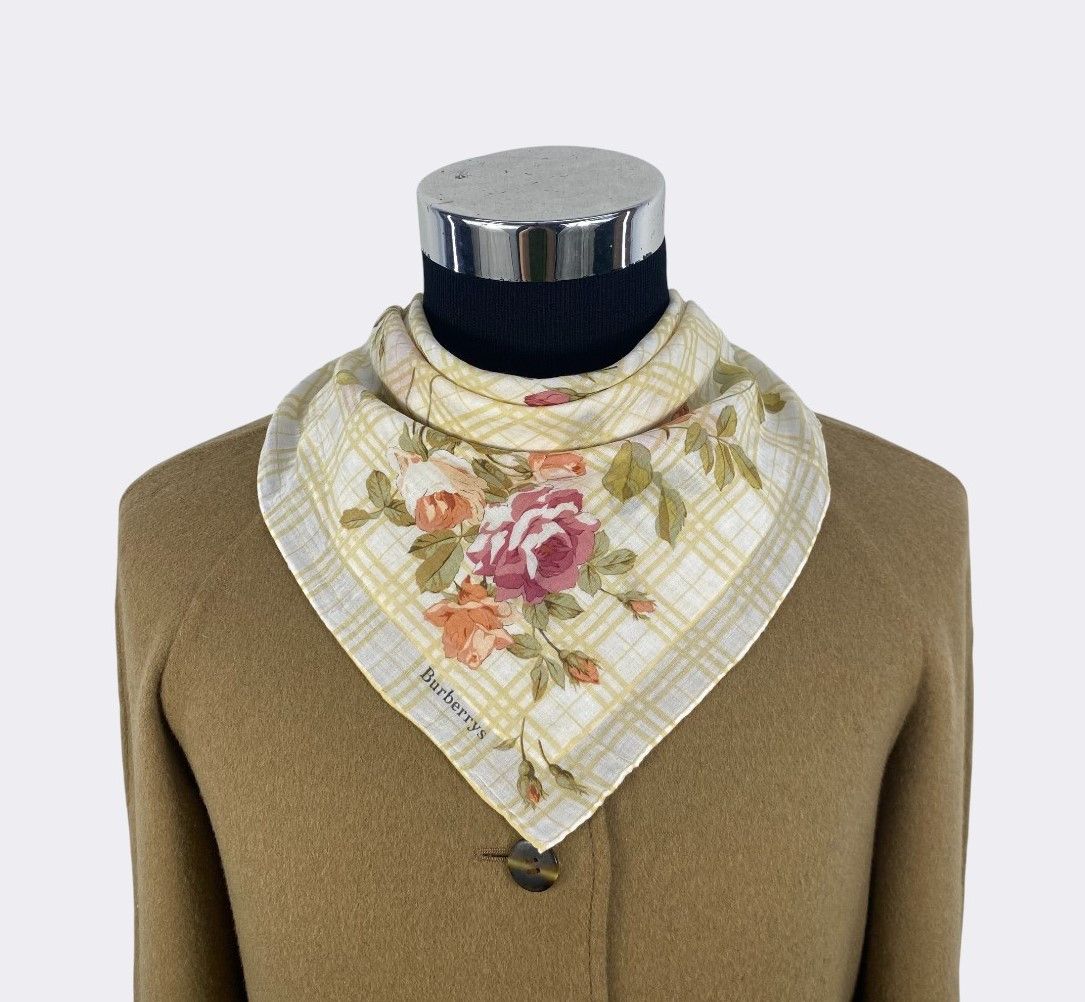 Burberry Vintage Burberry Handkerchief Neckerchief Bandana H078R Size ONE SIZE - 2 Thumbnail