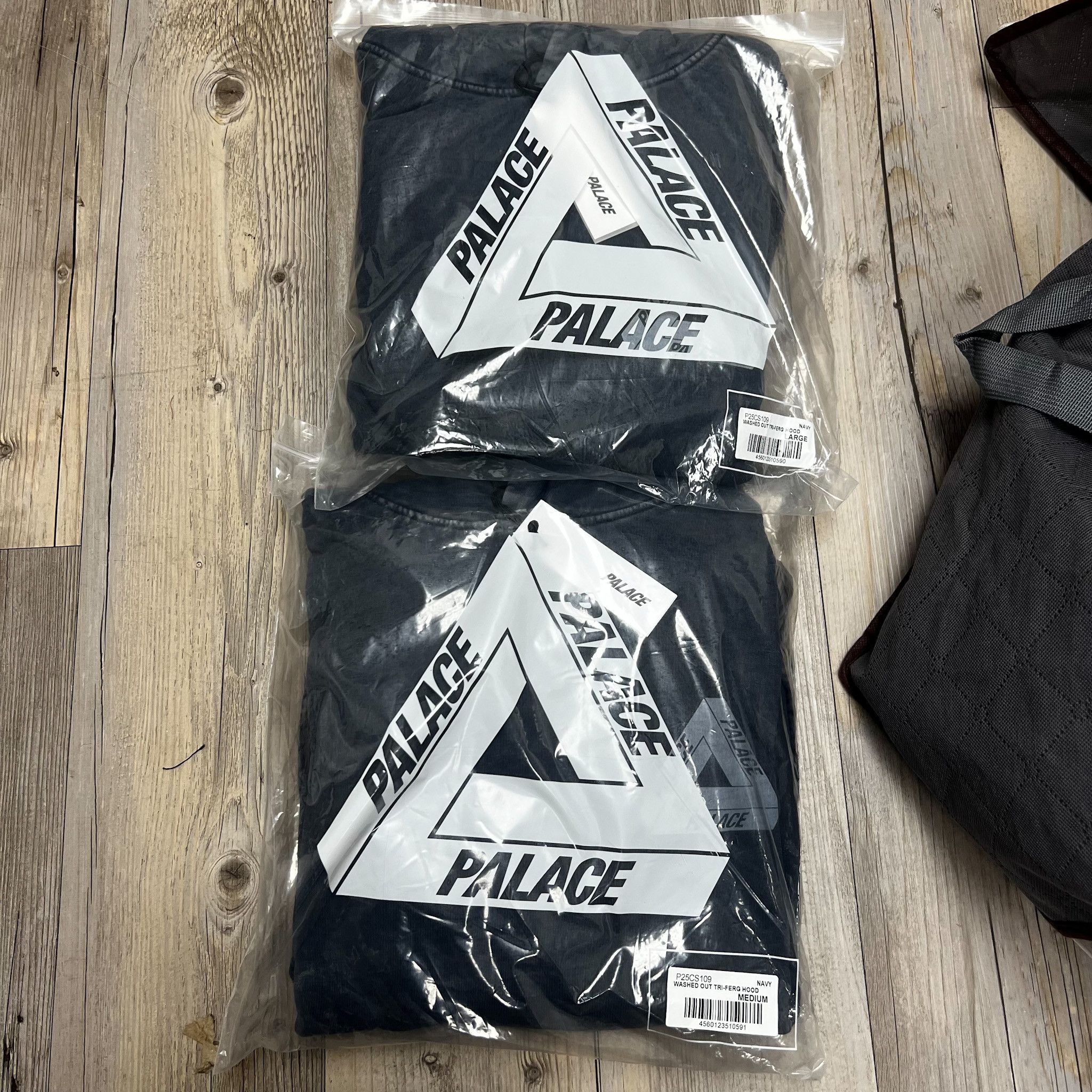 Palace Palace Washed Out Tri-Ferg Hood Navy • L | Grailed