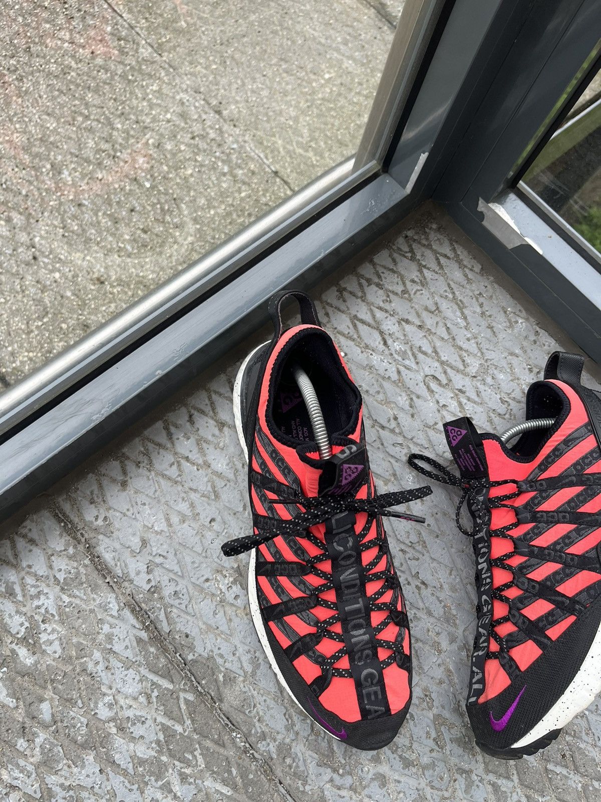 Nike ACG Sneakers Nike ACG react Terra Gobe Bright crimson men’s Size US 10 / EU 43 - 4 Thumbnail