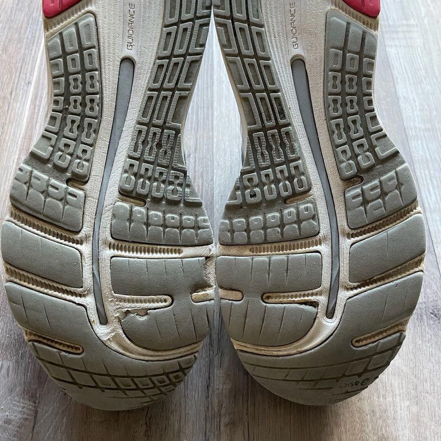 Asics ASICS • WMNS Gel-Cumulus 21 (6M) Size US 6 / EU 39 - 11 Thumbnail