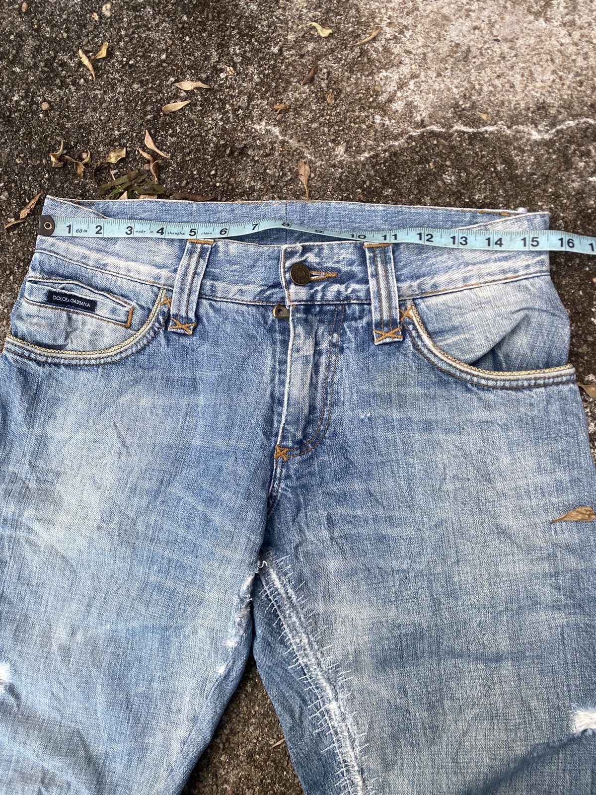 Dolce & Gabbana Dolce & Gabbana distressed light wash denim jeans Size US 32 / EU 48 - 10 Thumbnail