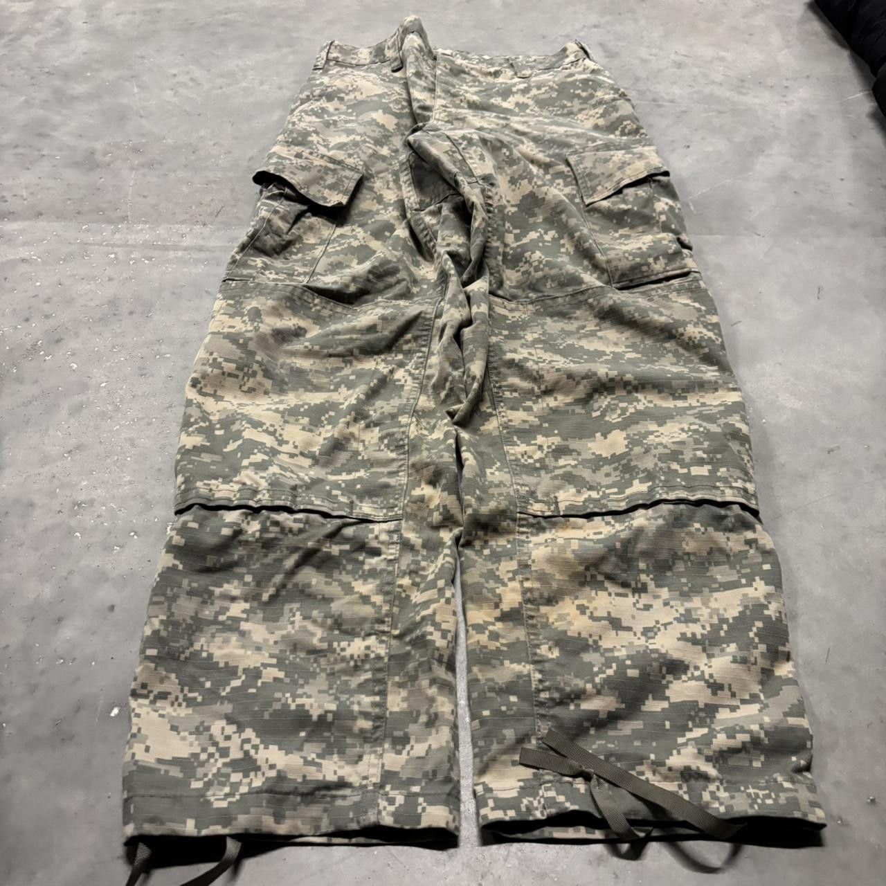 Japanese Brand × Vintage Crazy Vintage Y2K/2000s Military Camo Streetwear Cargo Pants! Size US 29 - 3 Thumbnail