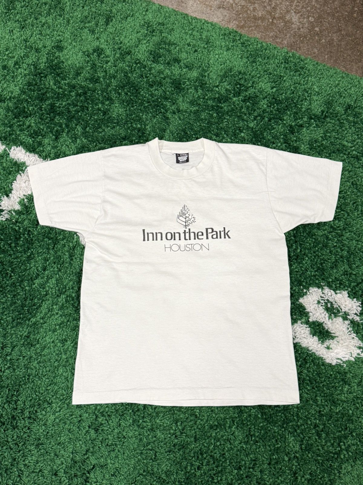 Vintage Vintage Houston Texas Inn on The Park Tee Screen Stars Large Size US L / EU 52-54 / 3 - 1 Thumbnail