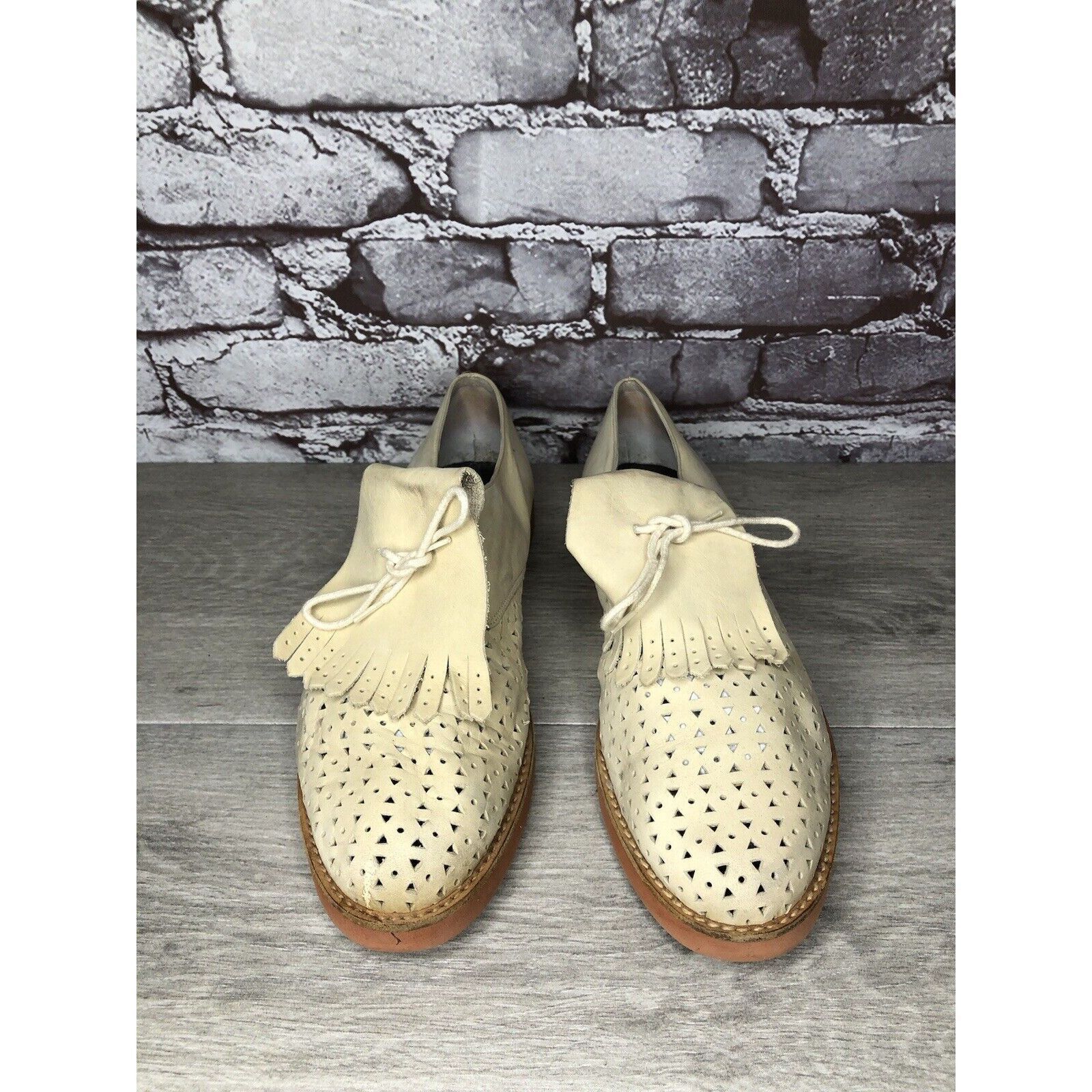 DKNY DKNY Beige Nubuck Leather Kiltie Perforated Lace Up Oxfords Size US 10 / IT 40 - 2 Thumbnail