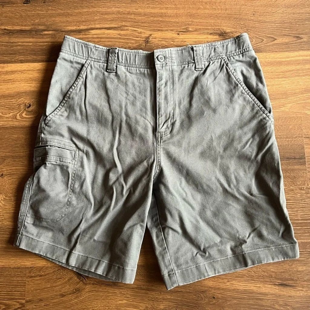 L.L. Bean ☀️ L.L. Bean Natural Fit Shorts with Pockets ☀️ Size US 33 - 2 Thumbnail