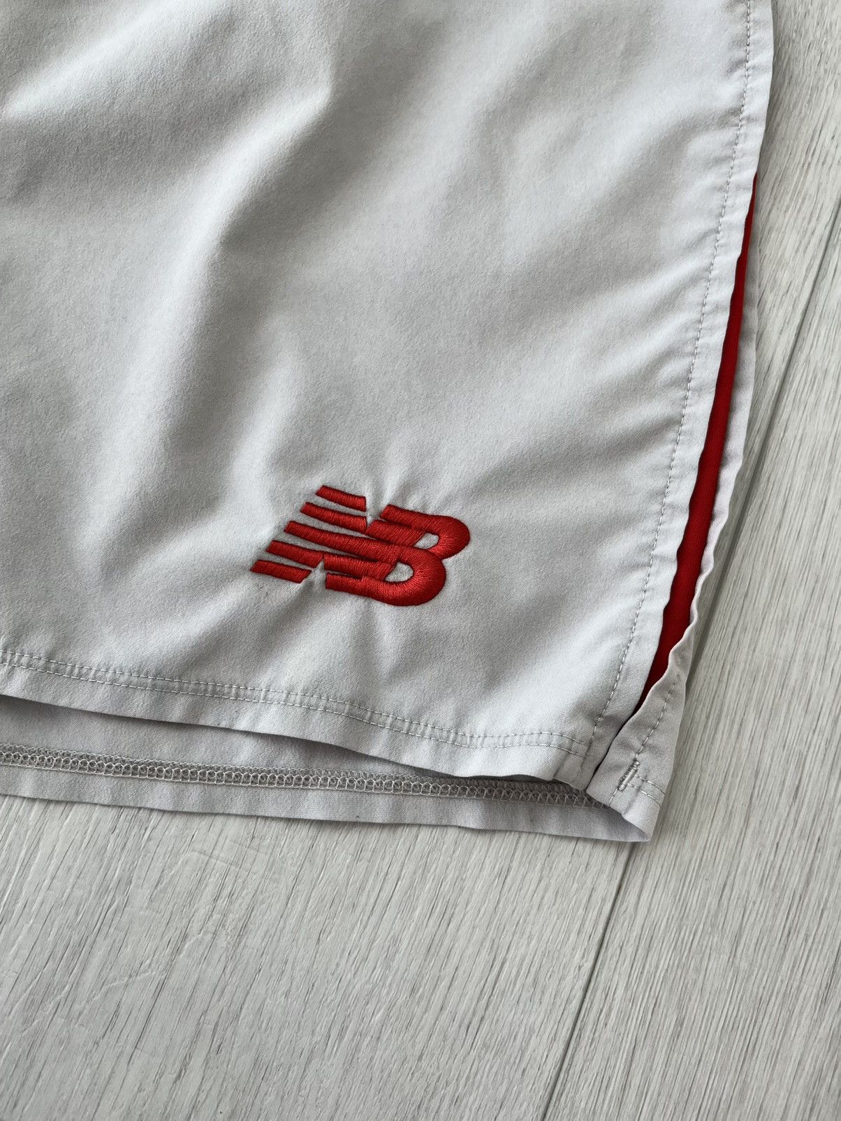 New Balance New Balance FC Liverpool Soccer Shorts Size US 30 / EU 46 - 6 Thumbnail