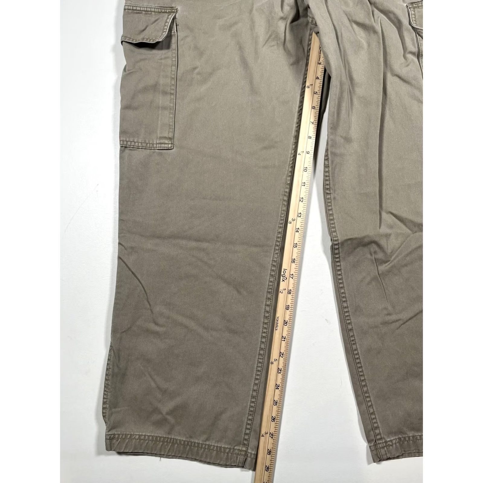 Tommy Hilfiger VINTAGE Tommy Hilfiger Pants Mens 38x32 Khaki Cargo Pockets Tommy Jeans Pants Size US 38 / EU 54 - 5 Thumbnail