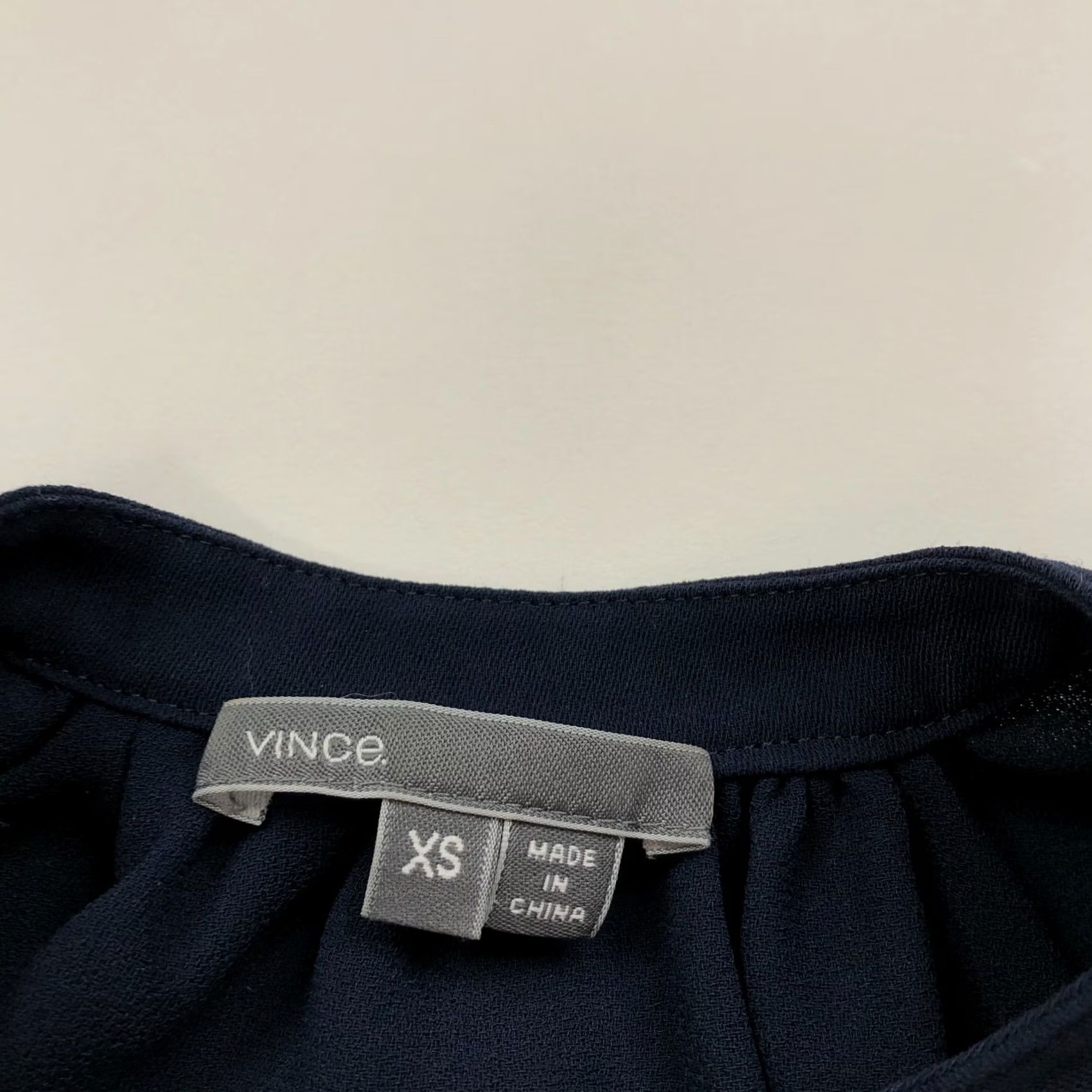 Vince Vince Blouse XS Blue Polyester Pullover Tunic Top Womens Size XS / US 0-2 / IT 36-38 - 8 Thumbnail
