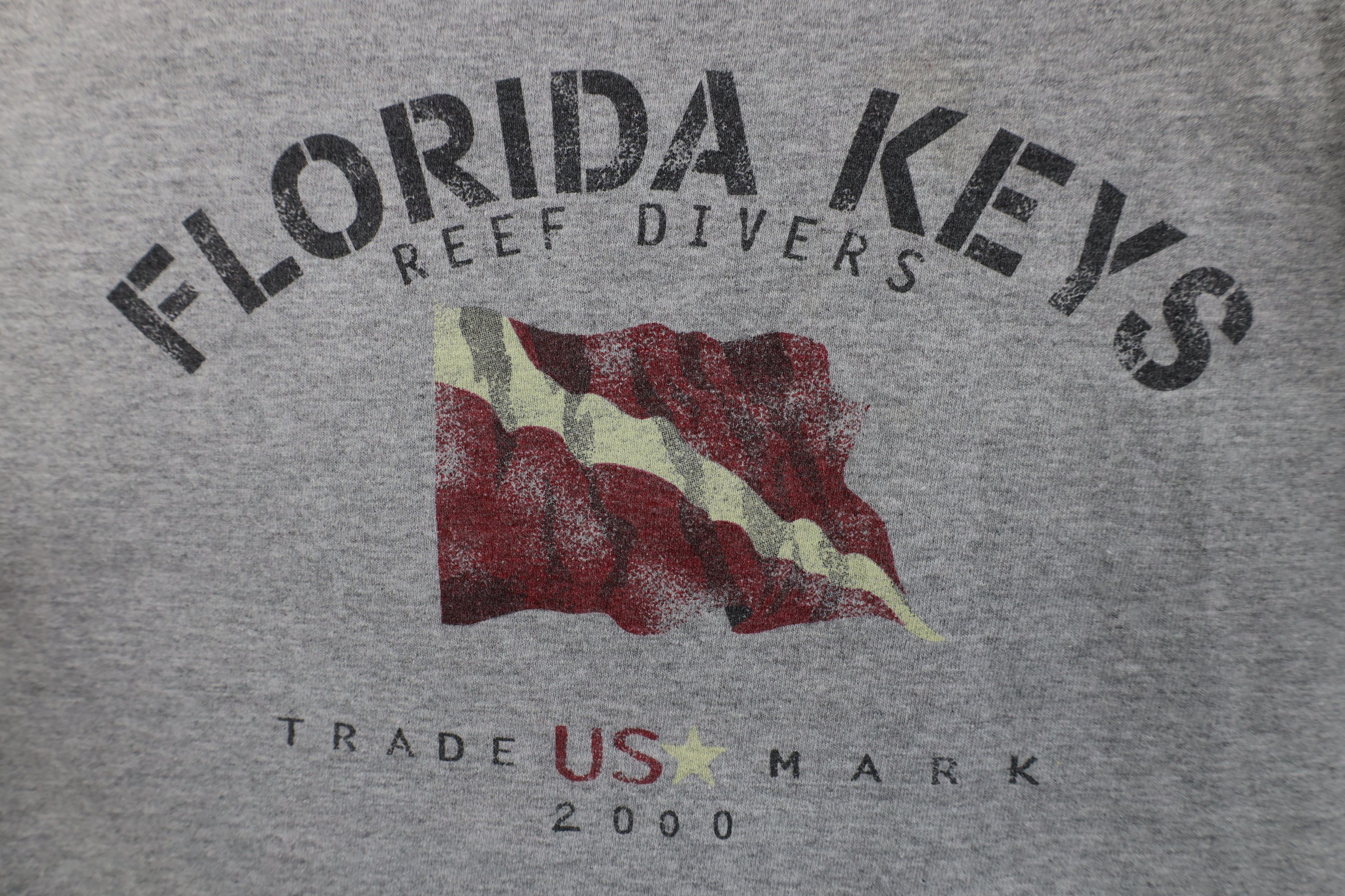 Vintage Vintage Y2K 2000 Streetwear Reef Divers Tank Top T-Shirt Size US L / EU 52-54 / 3 - 4 Thumbnail