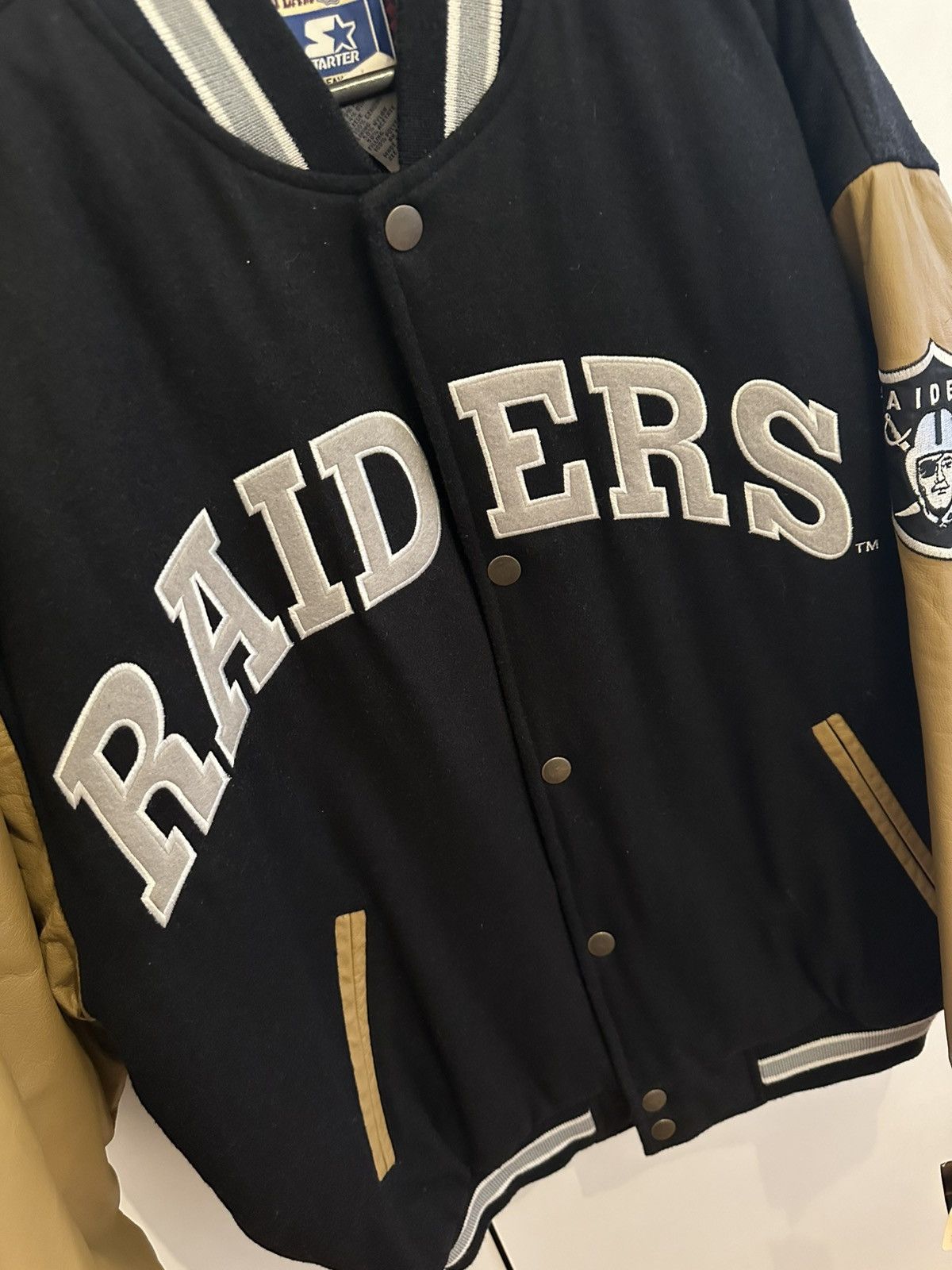 Starter Starter Jacke Los Angeles Raiders NWT Size L NFL JACKET Size US L / EU 52-54 / 3 - 5 Thumbnail