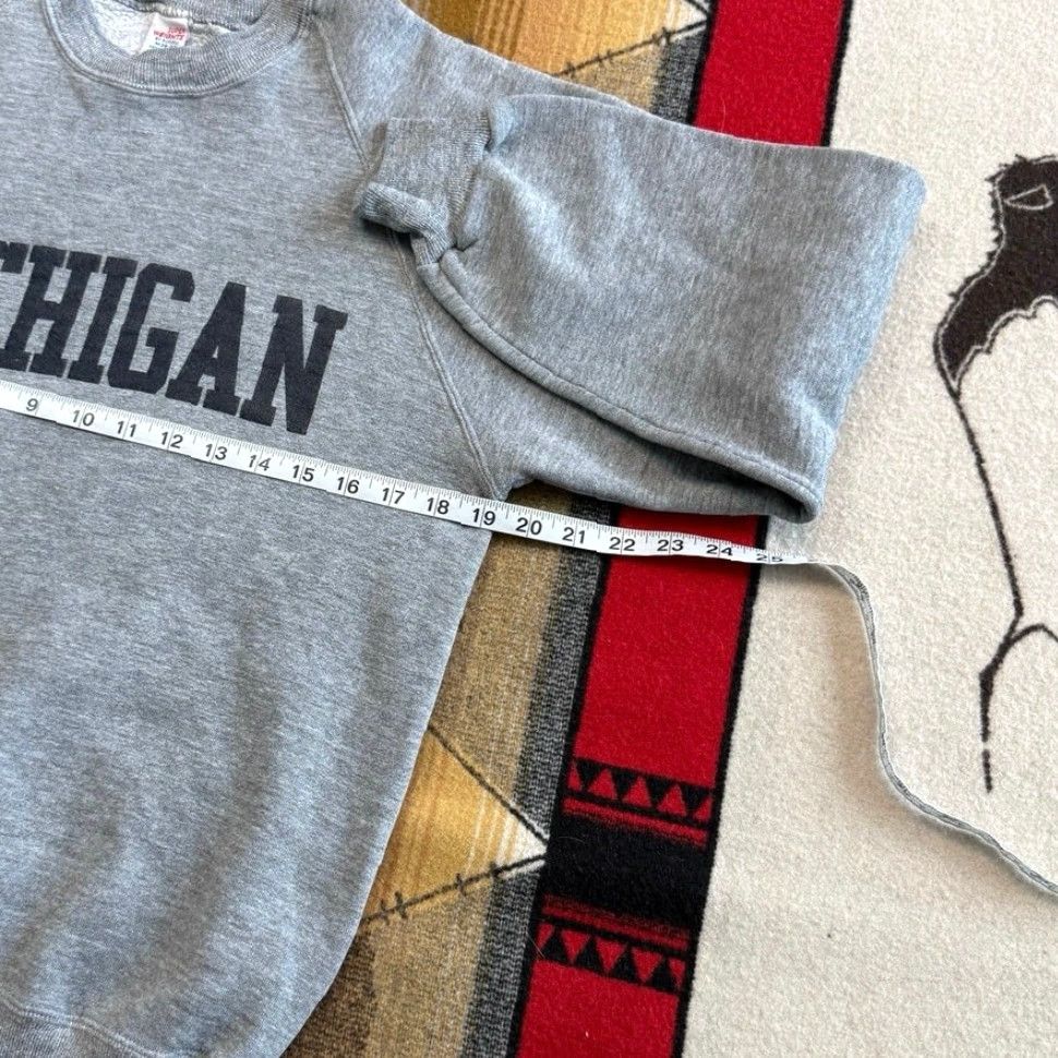 Spell VINTAGE University Of Michigan Spell Out Crewneck Sweatshirt Russell S/M Gray Men Pullover Long Sleeve 80s 90s College Sports Size US M / EU 48-50 / 2 - 5 Thumbnail