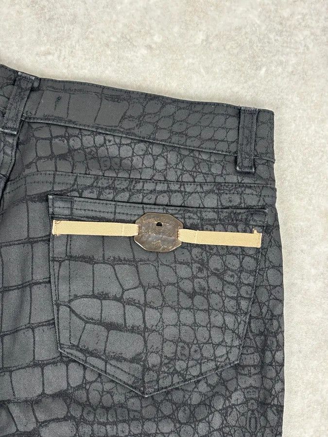 Roberto Cavalli 2000s Roberto Cavalli Crocodile Effect Obscure Black Pants Size US 32 / EU 48 - 8 Thumbnail