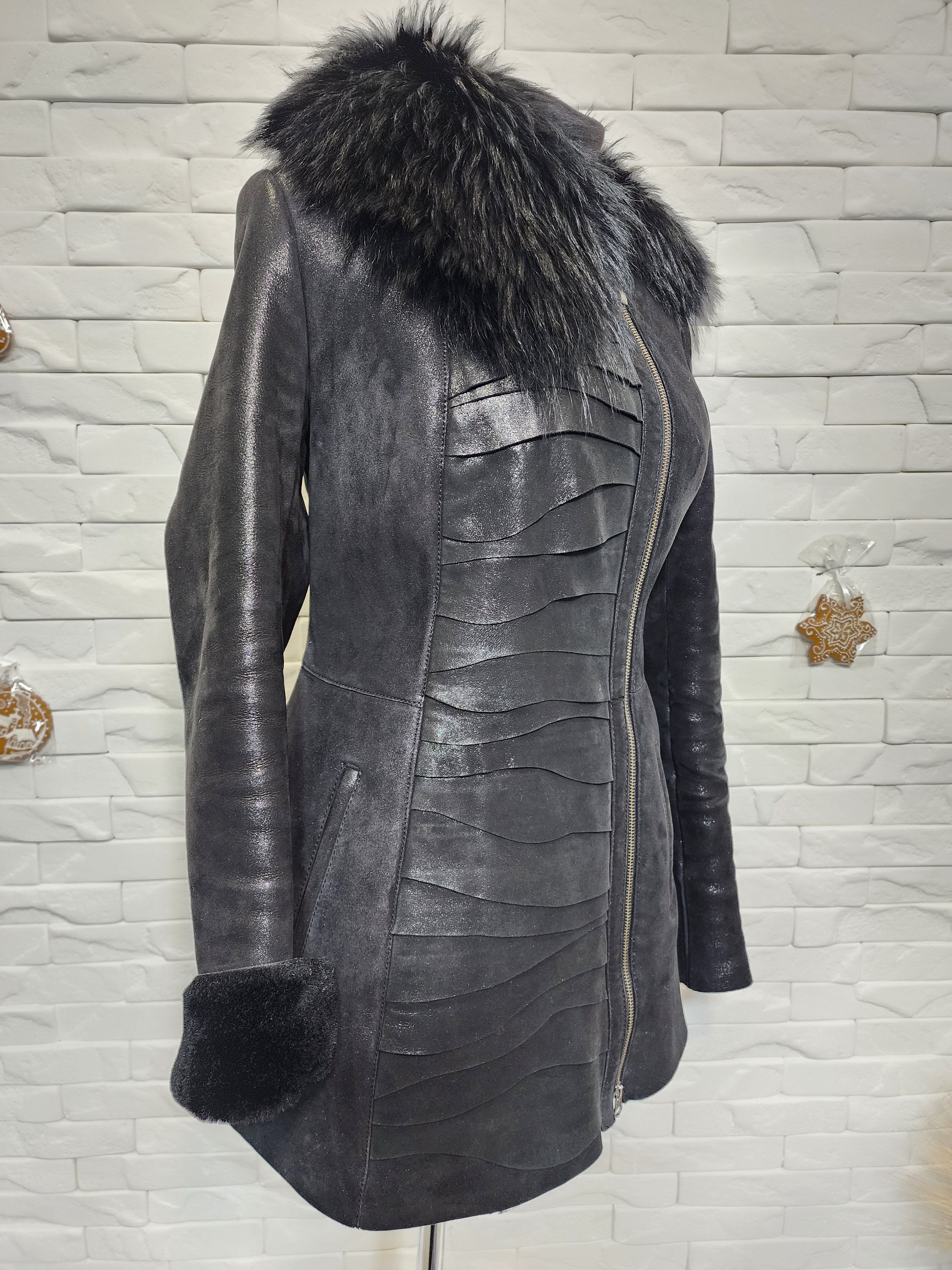 Furla Black Sheepskin Coat: Women's Genuine Fur Jacket Size S / US 4 / IT 40 - 3 Thumbnail