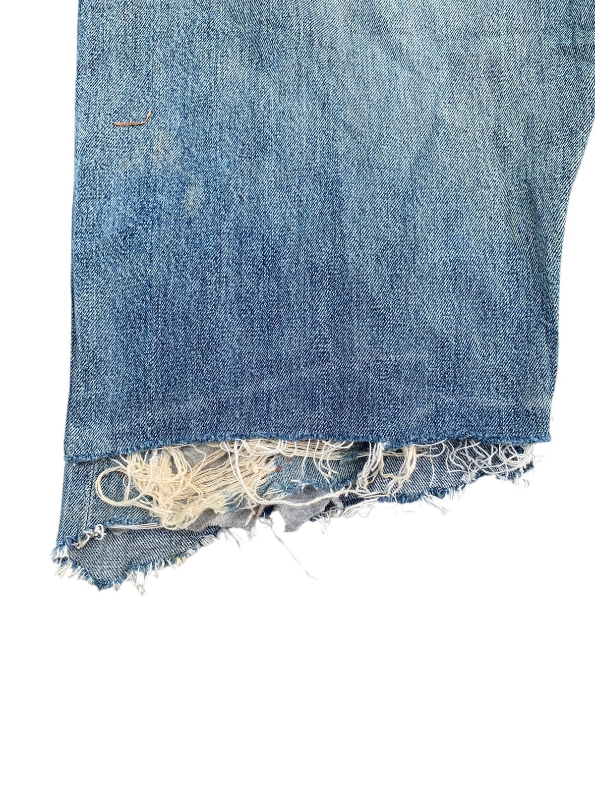 Levi's VINTAGE LEVI’S BIG E SELVEDGE BUCKLE BACK DISTRESSED DENIM Size US 32 / EU 48 - 18 Thumbnail