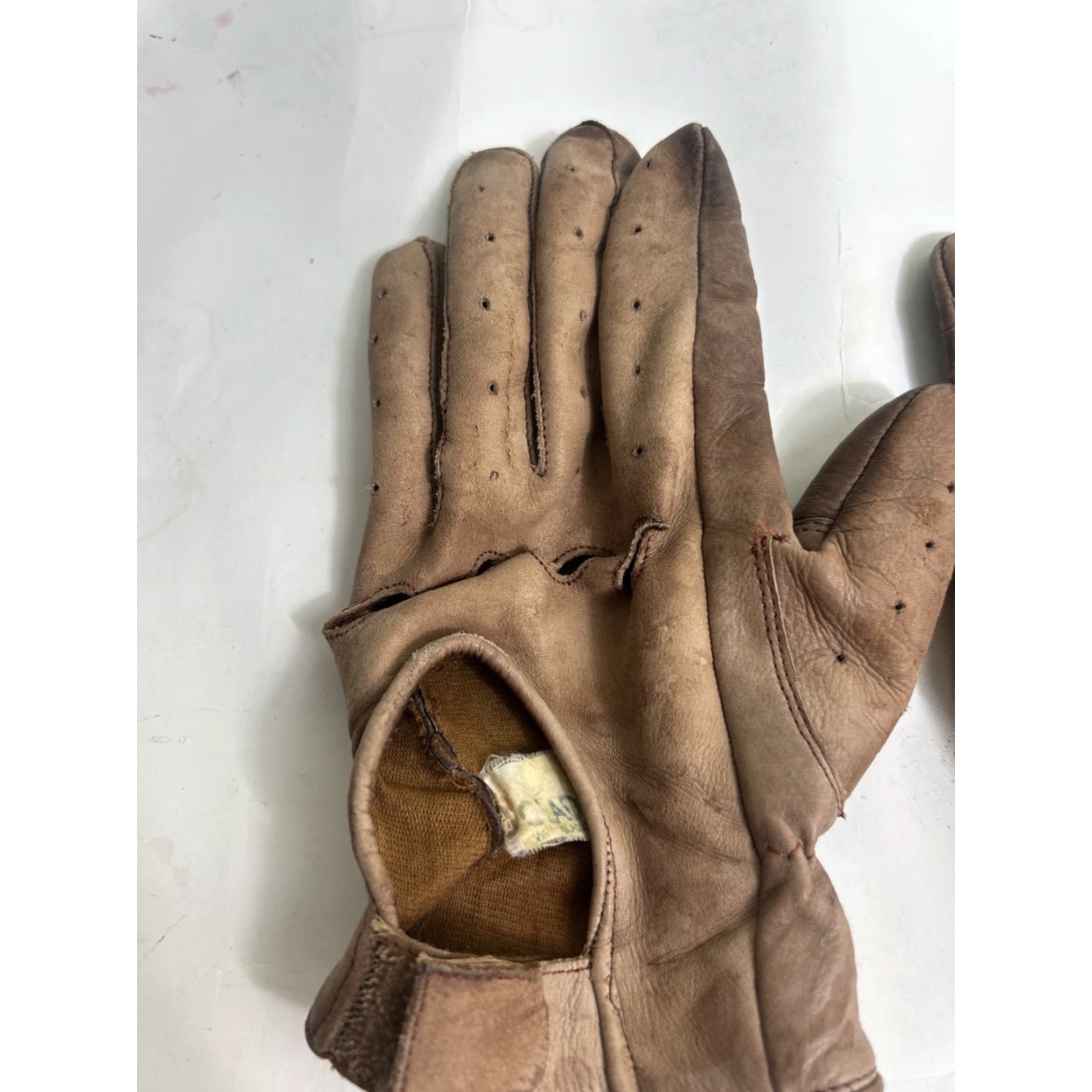 Vintage Gladiator Driving Gloves Women XL Brown Leather Distressed Sports Glove Size ONE SIZE - 2 Thumbnail