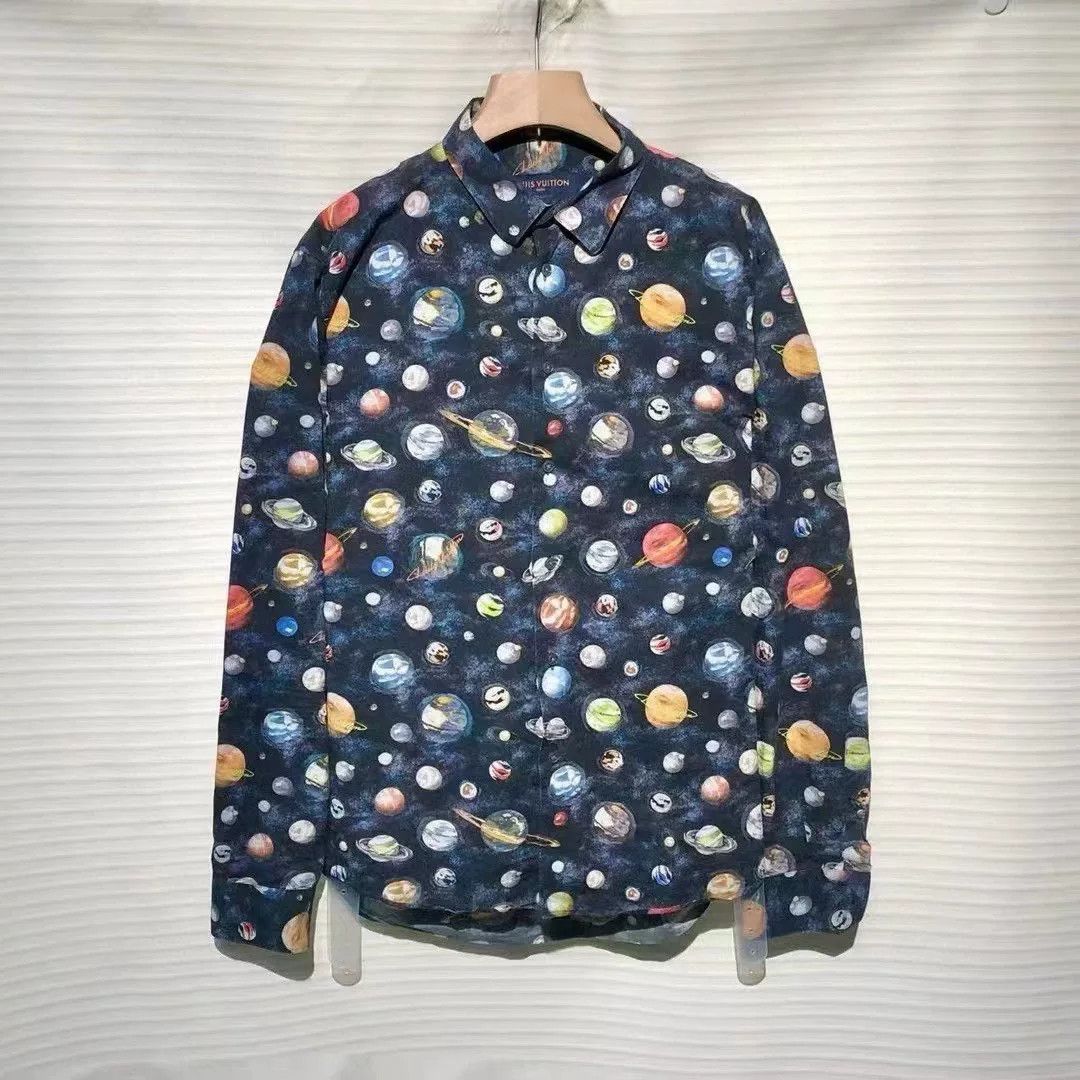Louis Vuitton Louis Vuitton Limited Space Planet Long Sleeve Shirt Size US M / EU 48-50 / 2 - 1 Thumbnail