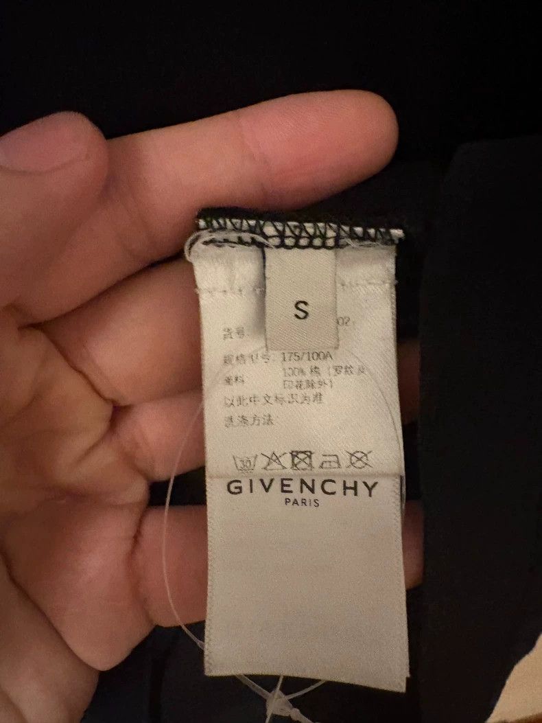 Givenchy Givenchy Destroyed Print Round Neck Short Sleeve 2506-Next Size US S / EU 44-46 / 1 - 5 Thumbnail