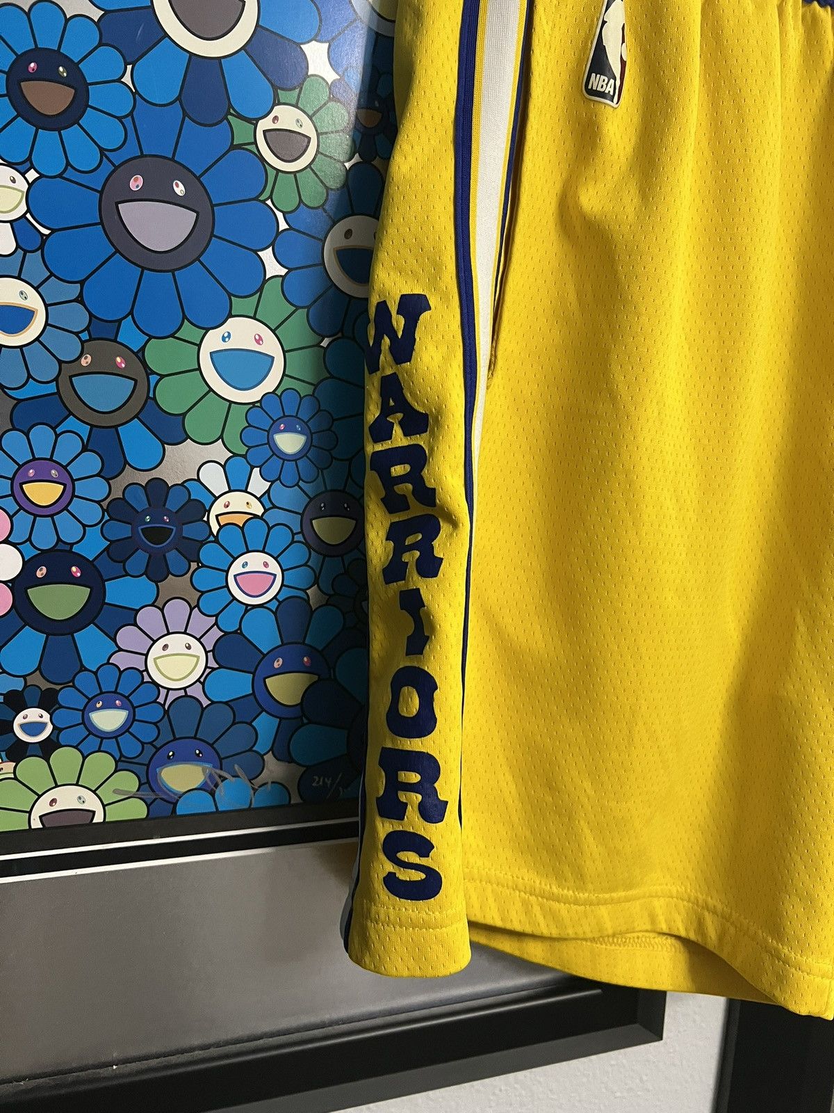 NBA Warriors Shorts Size US 36 / EU 52 - 2 Thumbnail
