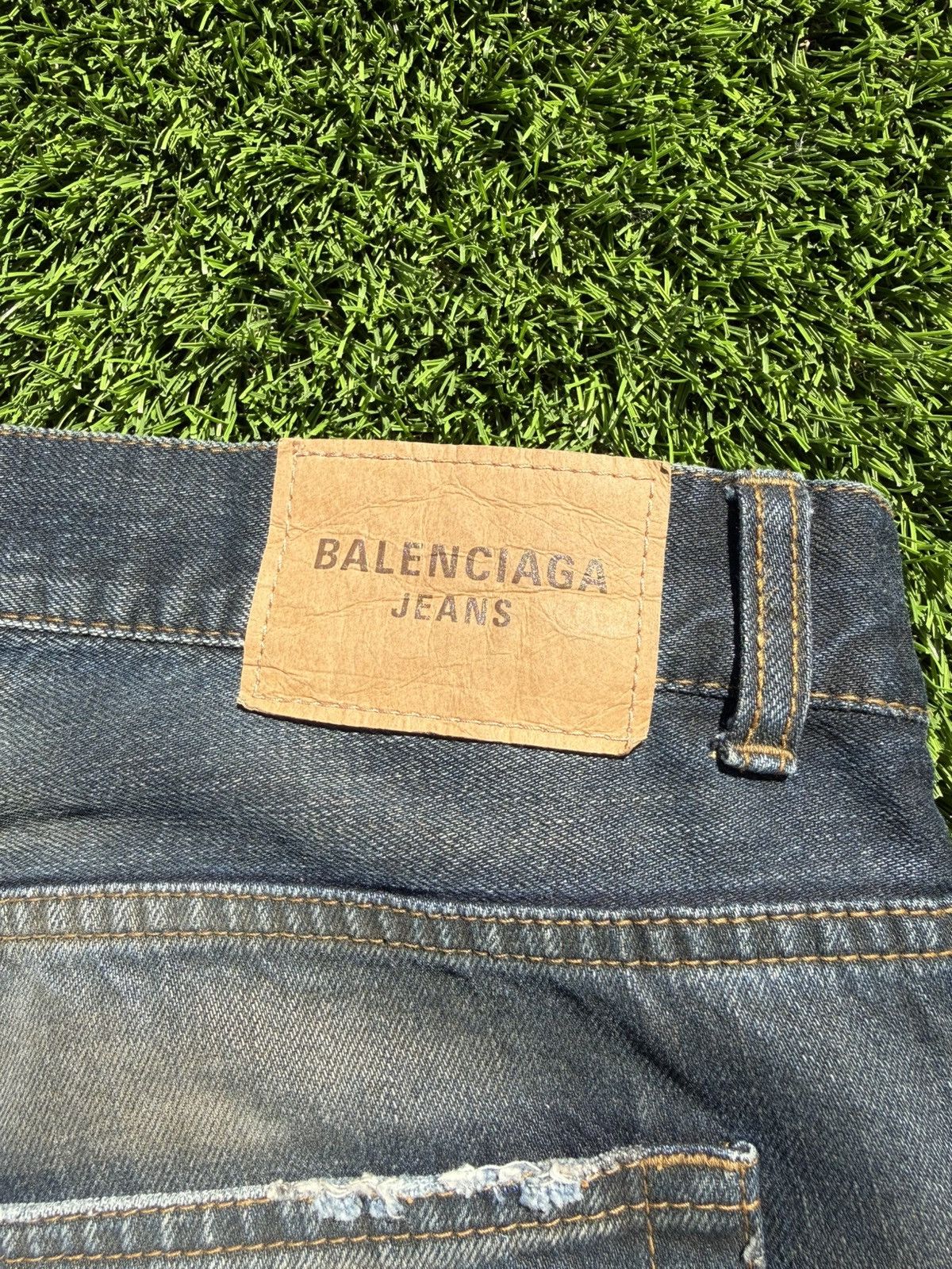 Balenciaga Balenciaga Mud Wash Flared Denim Size US 34 / EU 50 - 6 Thumbnail
