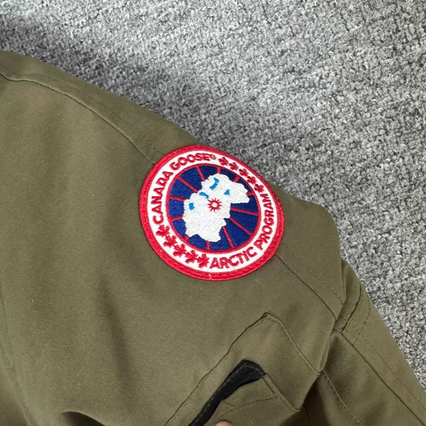 Canada Goose Canada Goose Fur Collar Hooded Pilot Down Jacket S 99 New Size S / US 4 / IT 40 - 4 Thumbnail