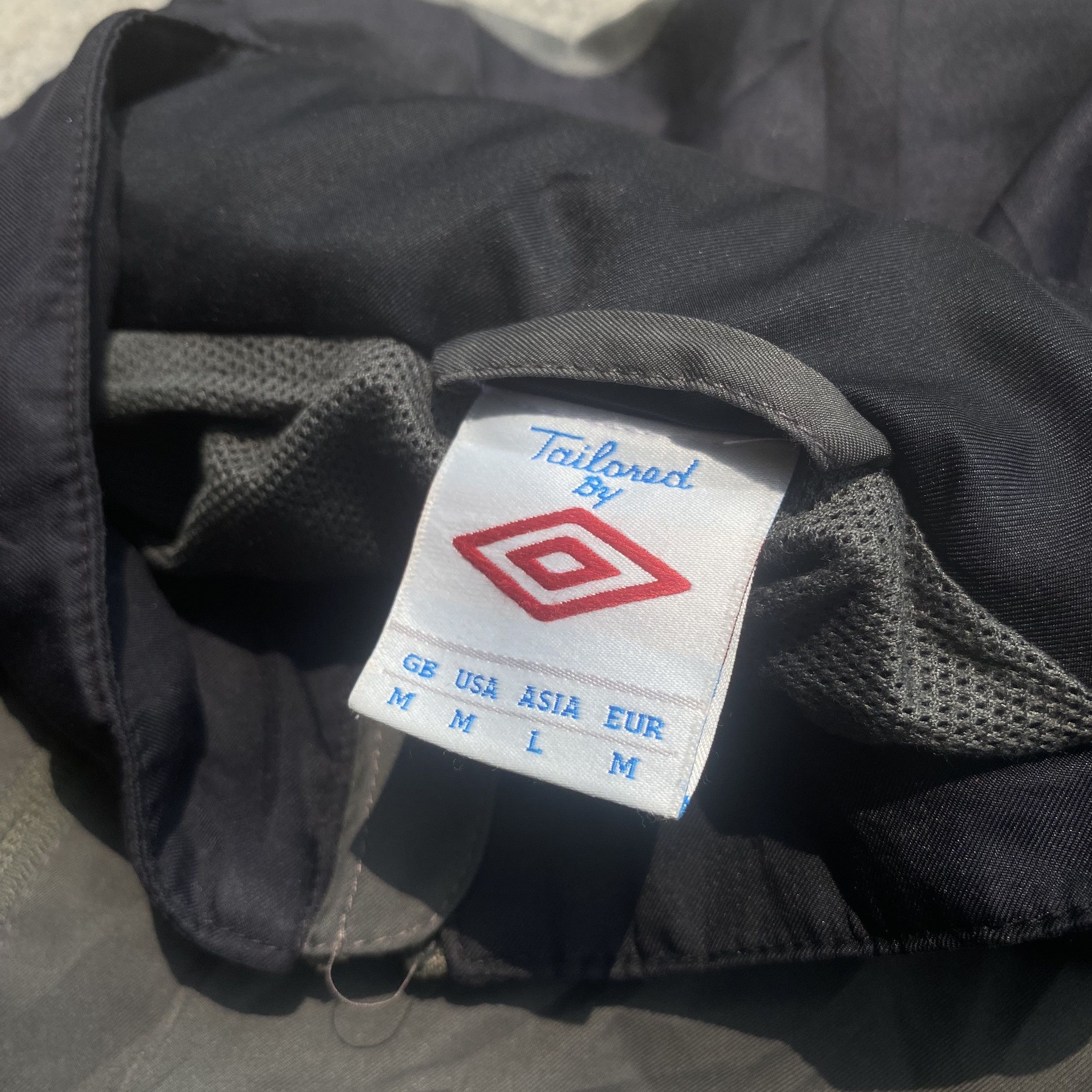 Vintage Manchester city training vintage jacket Size US M / EU 48-50 / 2 - 4 Thumbnail