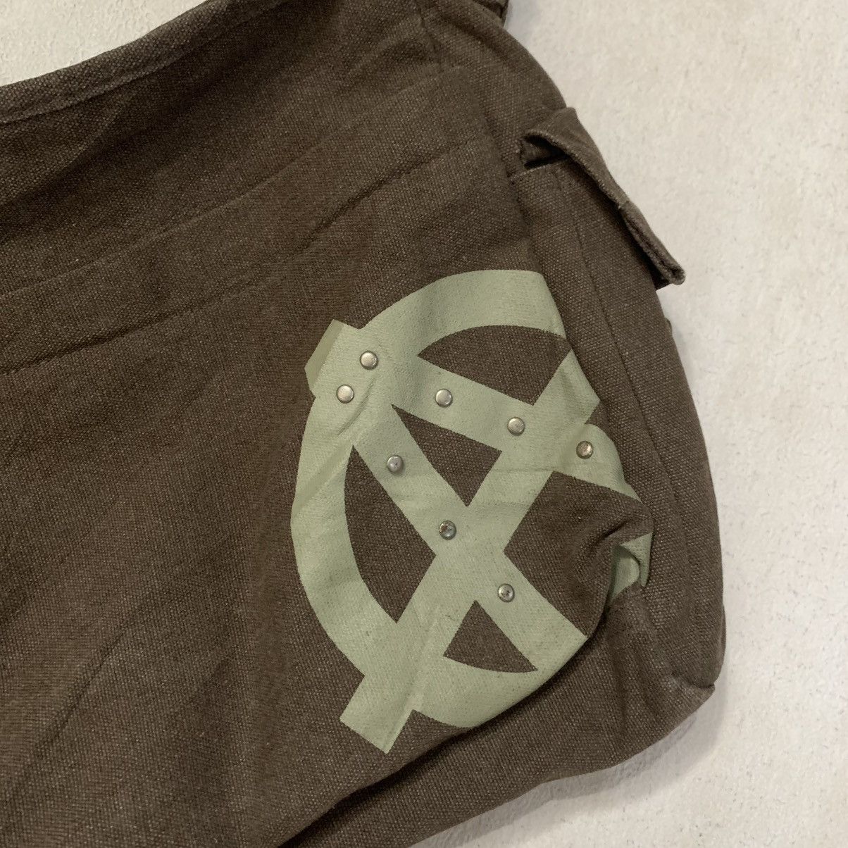 If Six Was Nine 🔥Fabric Connection Anarchy studded logo A crossbody bag Size ONE SIZE - 3 Thumbnail