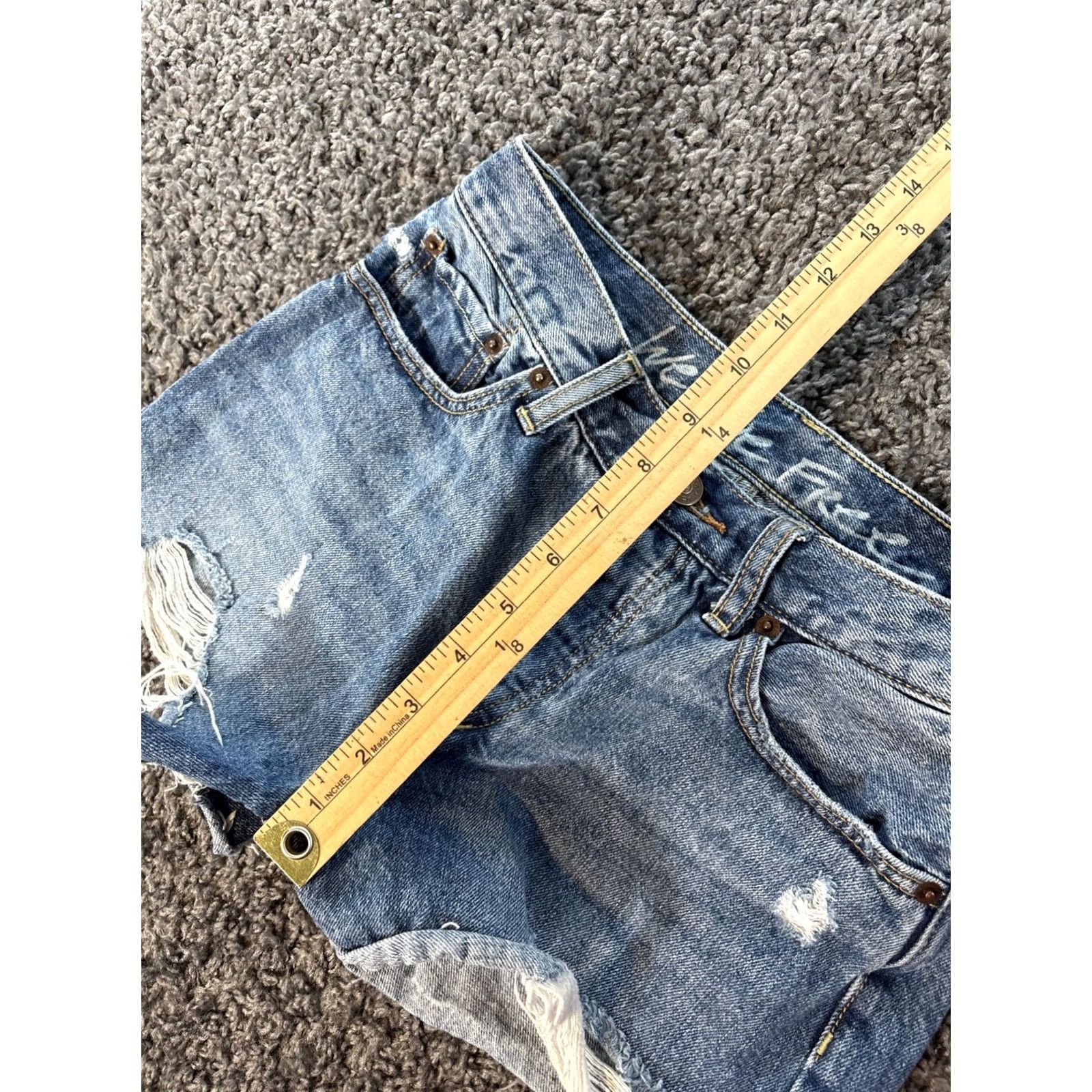 Vintage We The Free People Shorts Women 26 High Rise Denim Distressed Button Fly Casual Denim Shorts Bohemian Festival 5-Pocket Womens XS? Size 26" / US 2 / IT 38 - 5 Thumbnail
