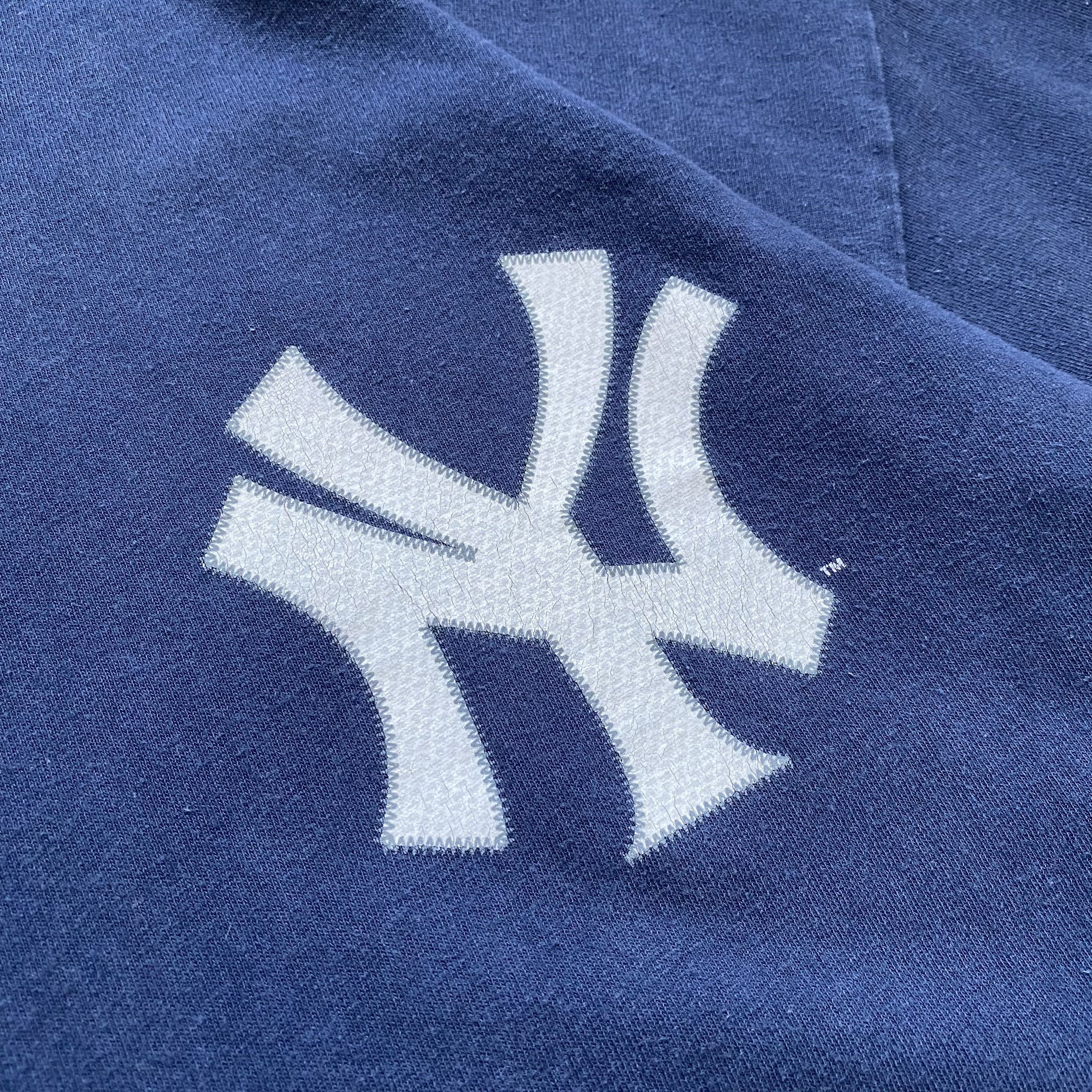 Majestic ⚾️Vintage Majestic New York Yankees Tee player #14 Castro Size US XL / EU 56 / 4 - 6 Thumbnail