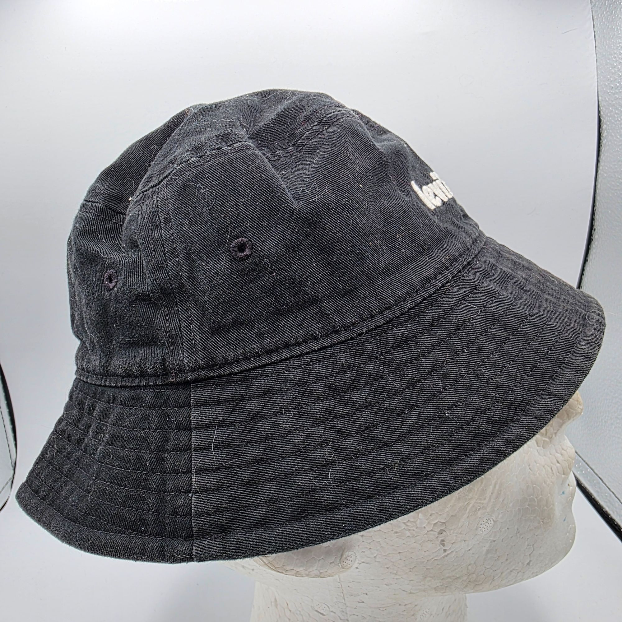 Levi's Levis Bucket Hat Unisex Black Casual Headwear Outdoors Walki Size ONE SIZE - 4 Thumbnail