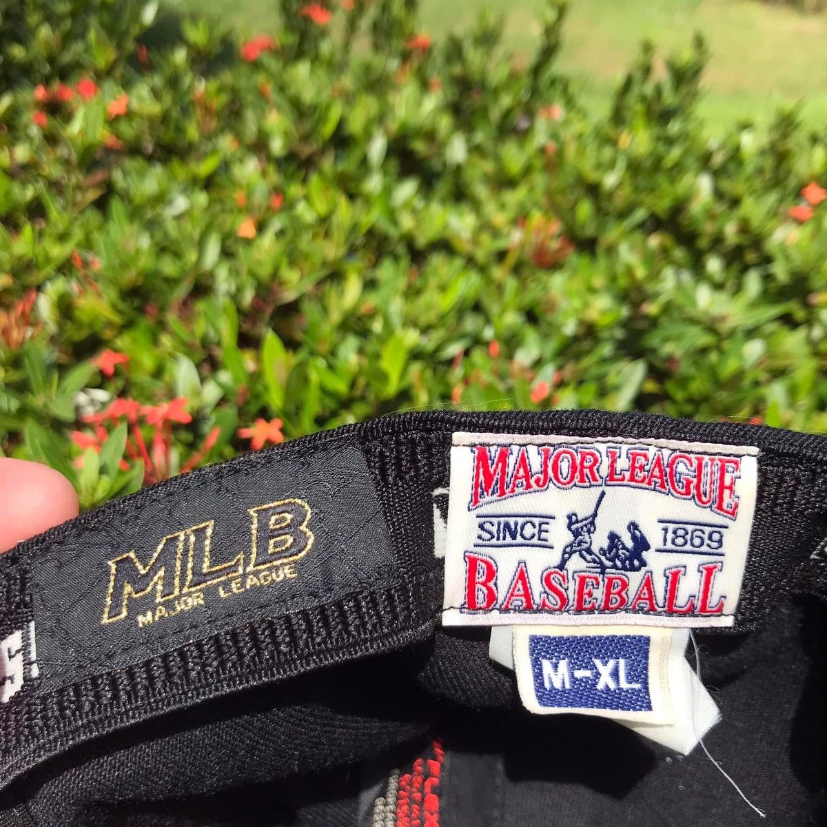 MLB RARE🔥 MLB • Chicago Hats Sox Baseball Size ONE SIZE - 4 Thumbnail