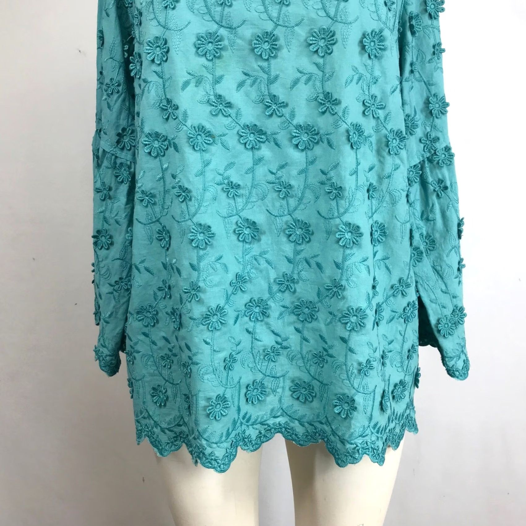 Soft Surroundings Soft Surrounding Turquoise Embroidered Floral Bell Sleeve Tunic Top PL Plus Size Size L / US 10 / IT 46 - 3 Thumbnail