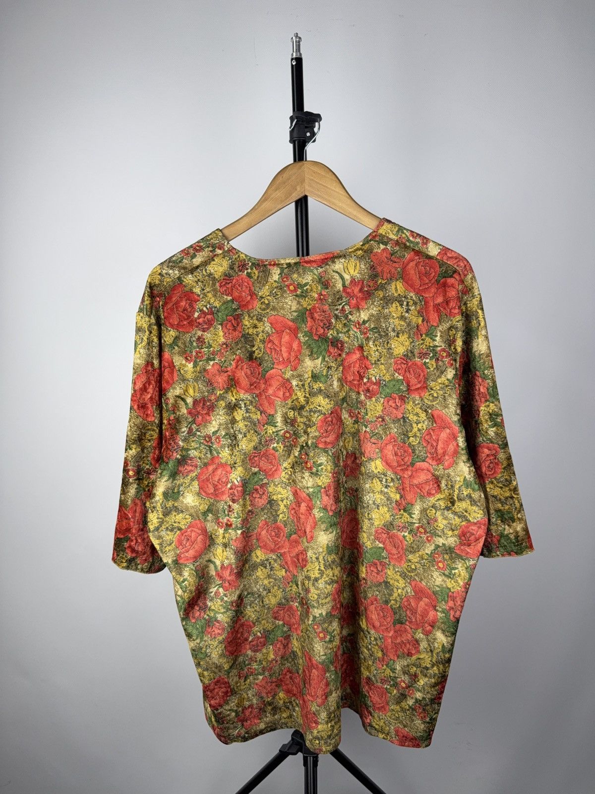 Other Vintage 90s Baroque Rose T-Shirt Red Floral Art Print Tee Size L / US 10 / IT 46 - 3 Thumbnail