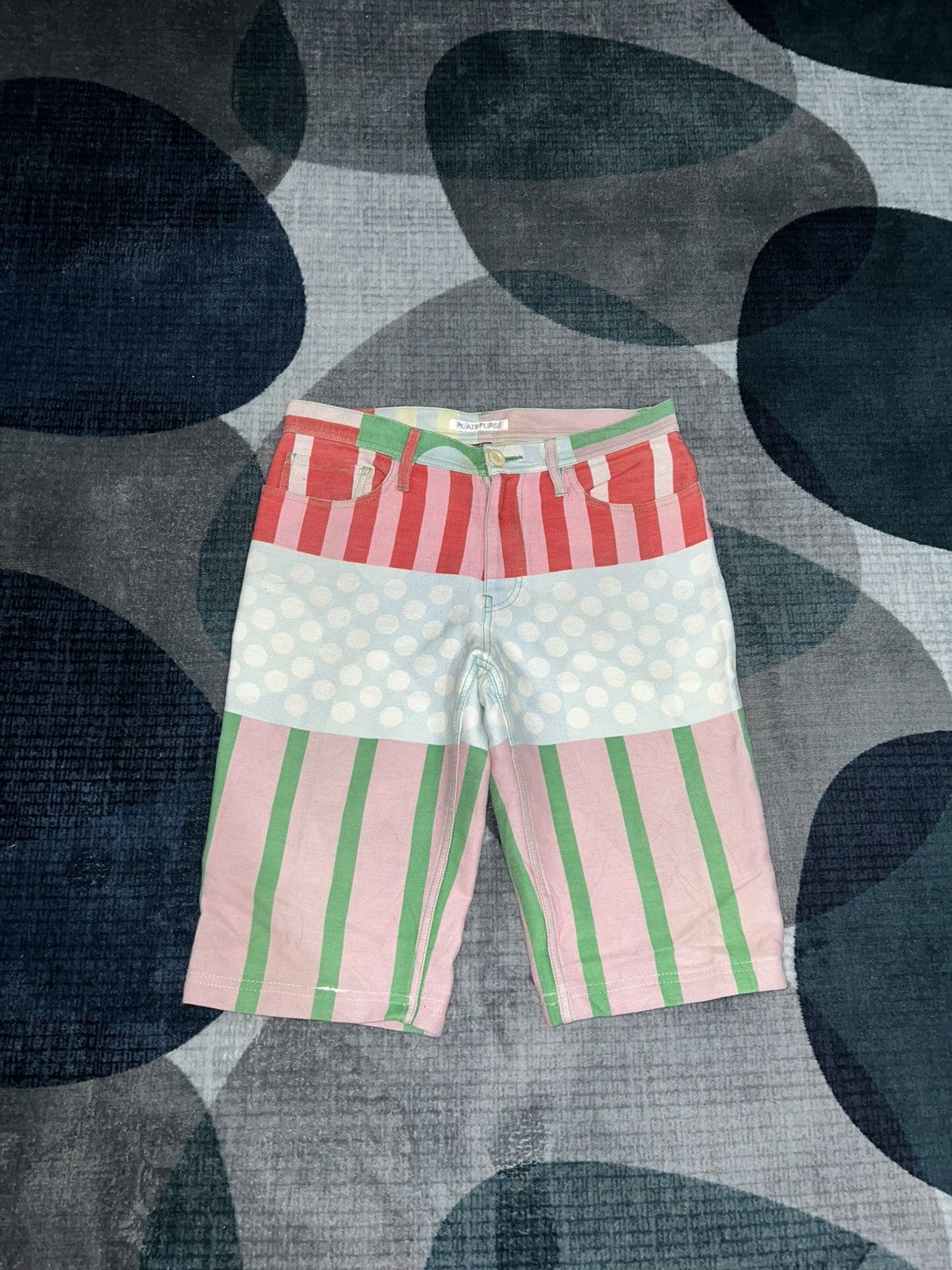 Issey Miyake Rare! 2000s Pleats Please - Mixed Print Pop Art Short Size US 28 / EU 44 - 2 Thumbnail