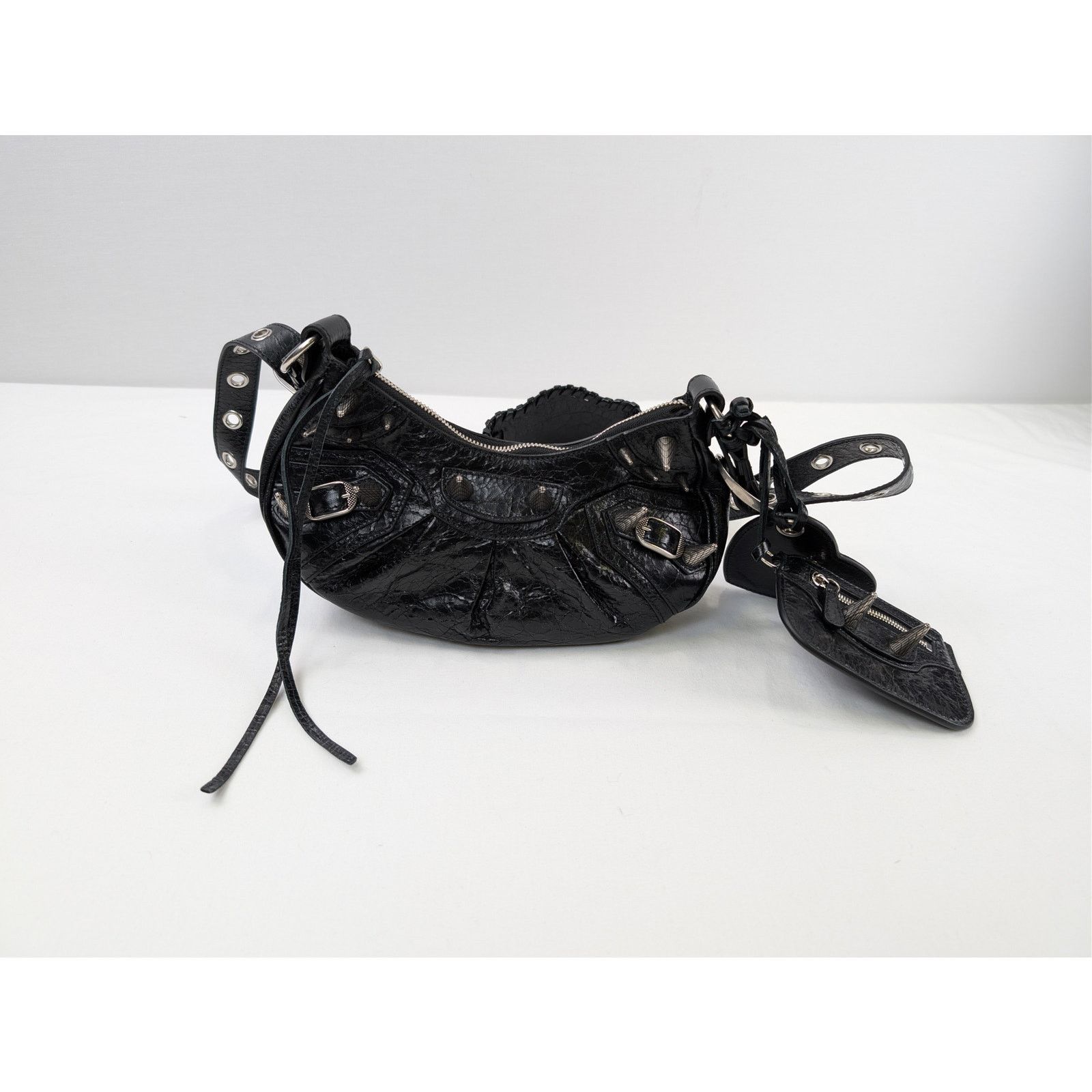 Balenciaga o1rshd1 Size:OS/ LE Cagole Shoulder B Arena Lamb W/Spike Bag Size ONE SIZE - 2 Thumbnail
