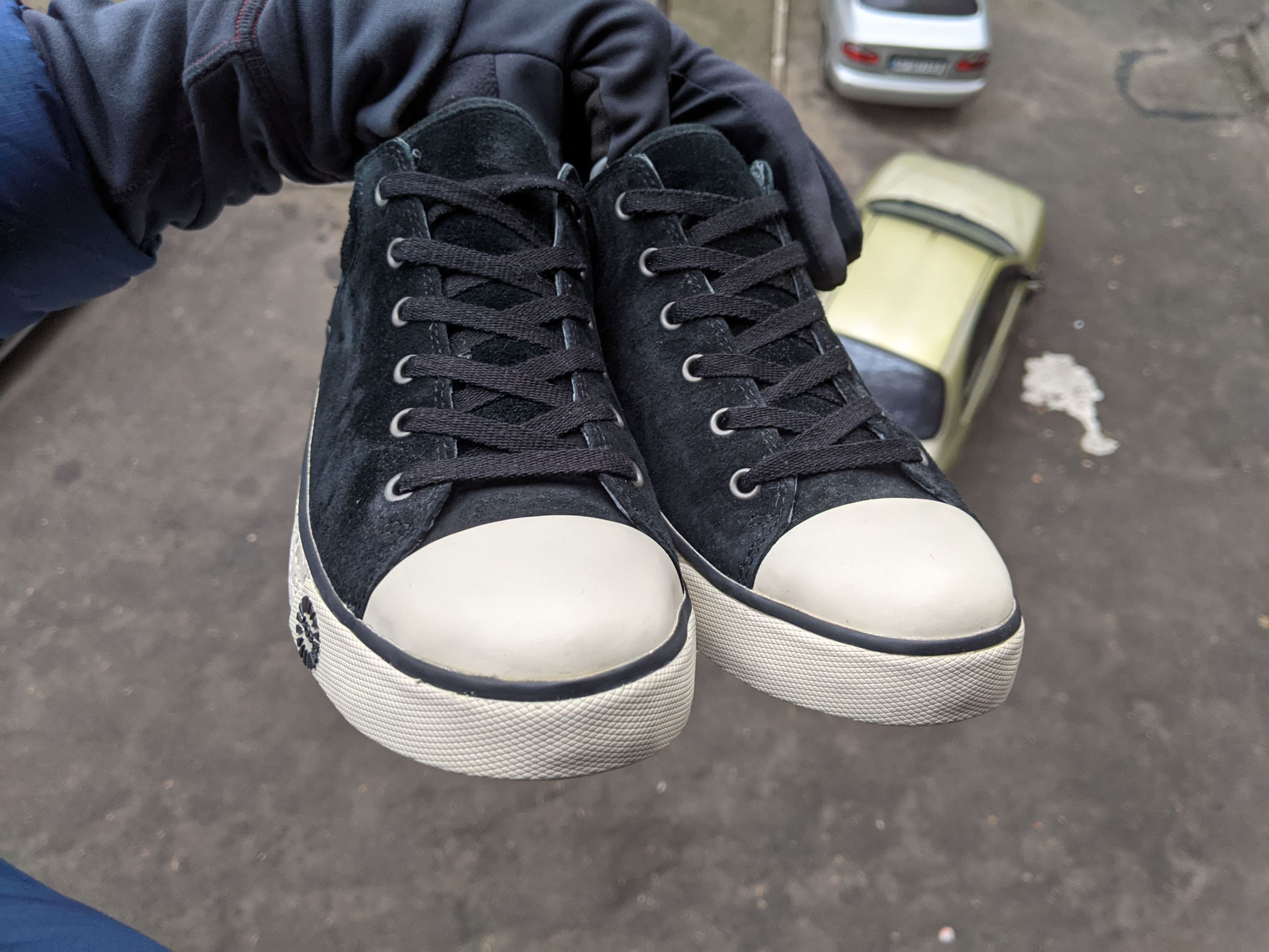 Ugg UGG Australia Evera Womans Sneakers Converse DC Shoes Vans Size US 8 / IT 38 - 9 Thumbnail