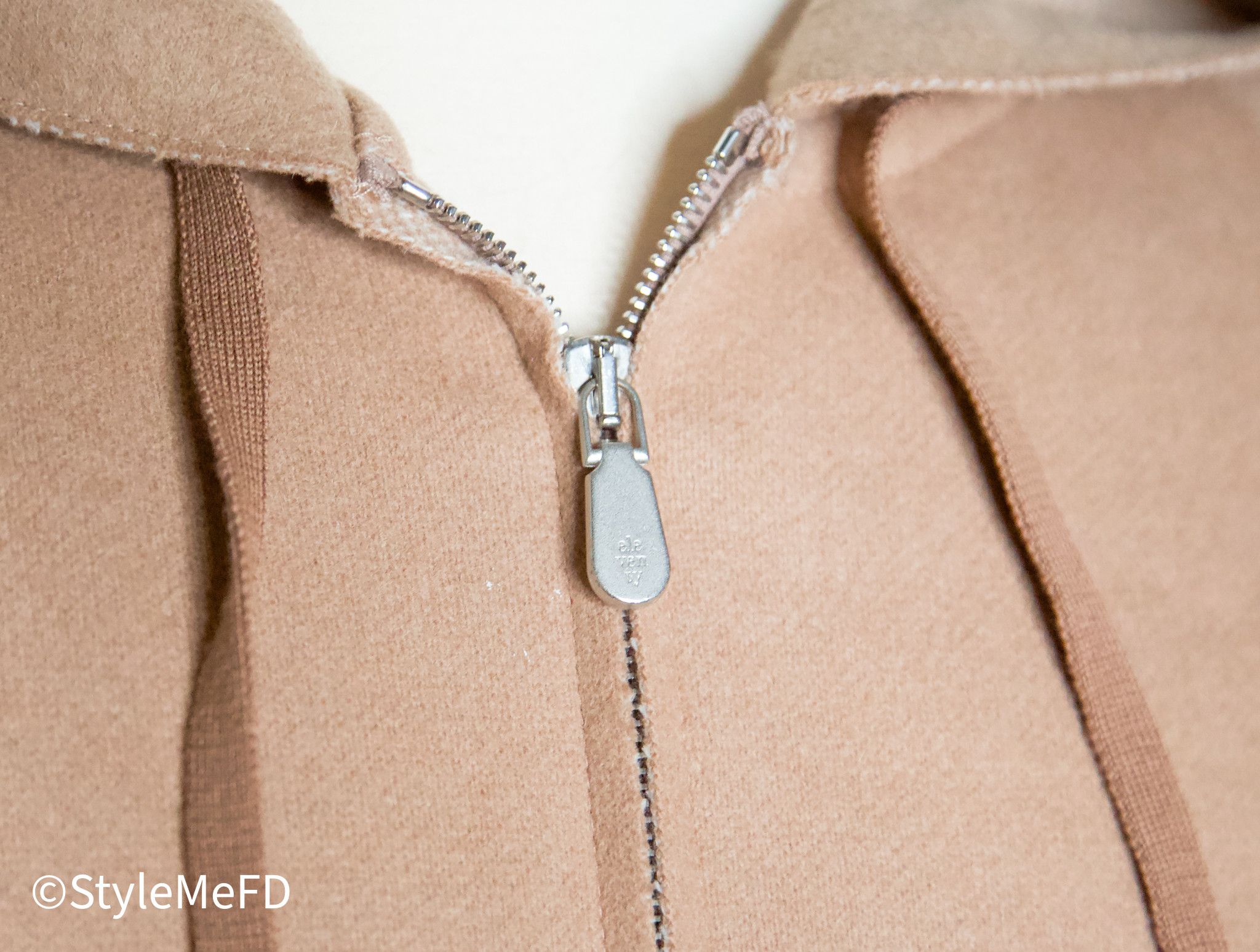 Eleventy Eleventy Beige & White Hooded 100% Wool Zip Up - Mens Size L Size US L / EU 52-54 / 3 - 5 Thumbnail