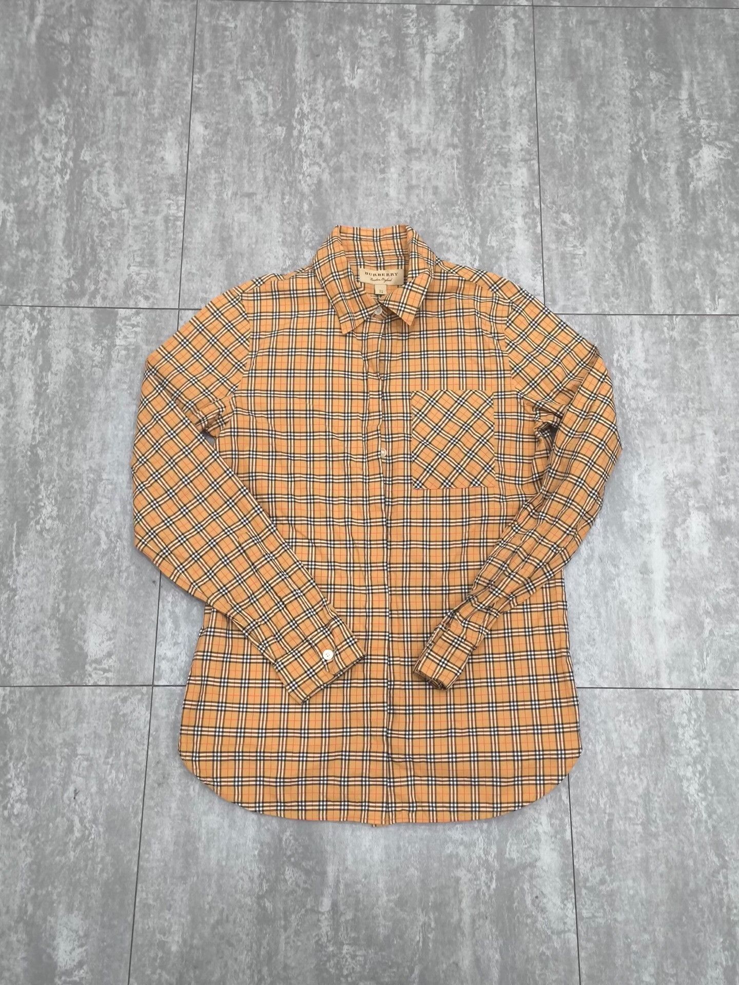 Burberry Burberry Plaid Button Up S Women Size S / US 4 / IT 40 - 1 Thumbnail