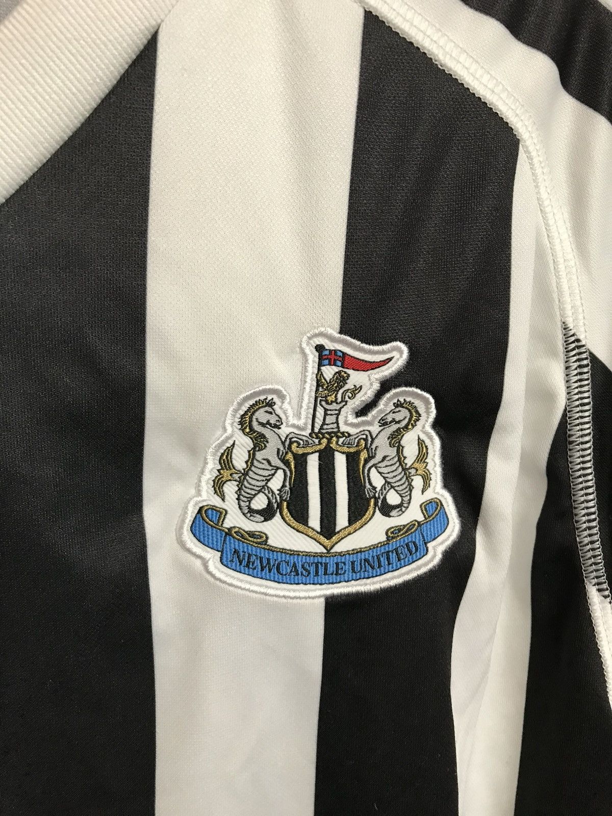 Vintage Vintage Newcastle United soccer jersey Size US L / EU 52-54 / 3 - 3 Thumbnail