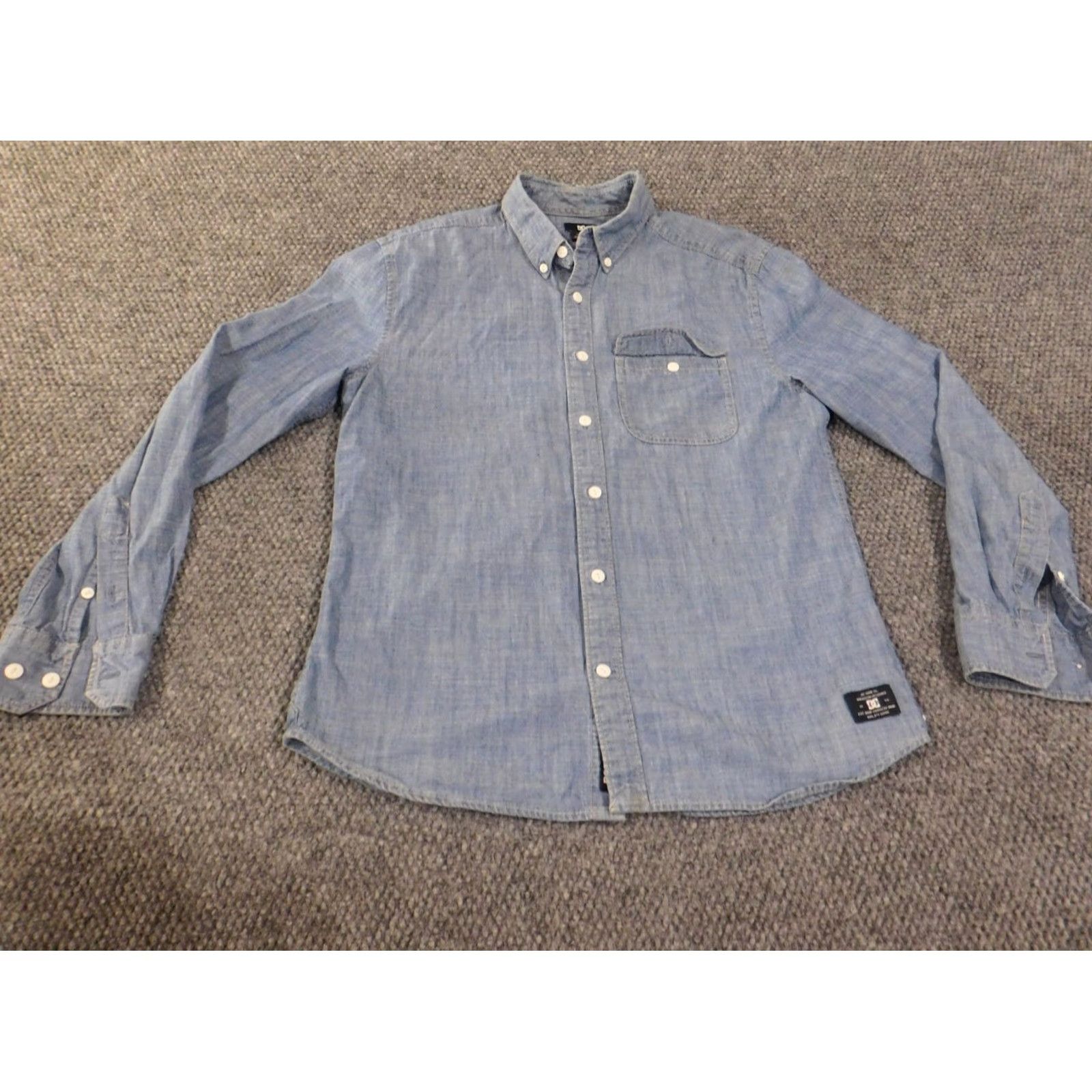 Vintage DC Shoes Shirt Men Denim Button Up Blue Retro Pocket Long Sleeve Collared Button-Down Slimming Outdoor Vintage: No Size US S / EU 44-46 / 1 - 2 Thumbnail