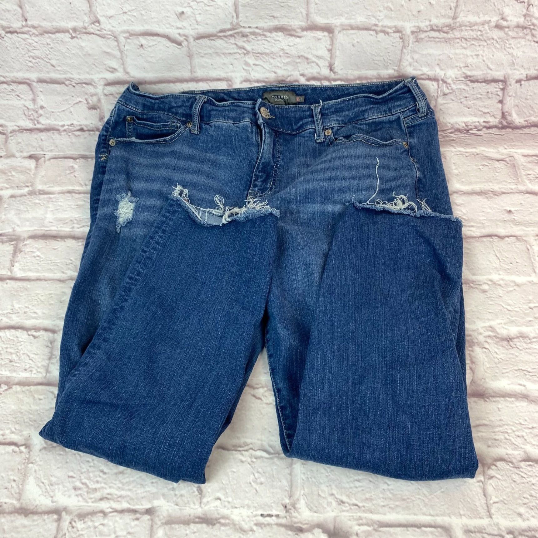 Torrid Torrid Womens Skinny Jeans Plus 18R Blue Distressed Ankle Stretch Denim 5-Pocket Regular Mid Rise Jeans Size 40" / US 18 - 2 Thumbnail
