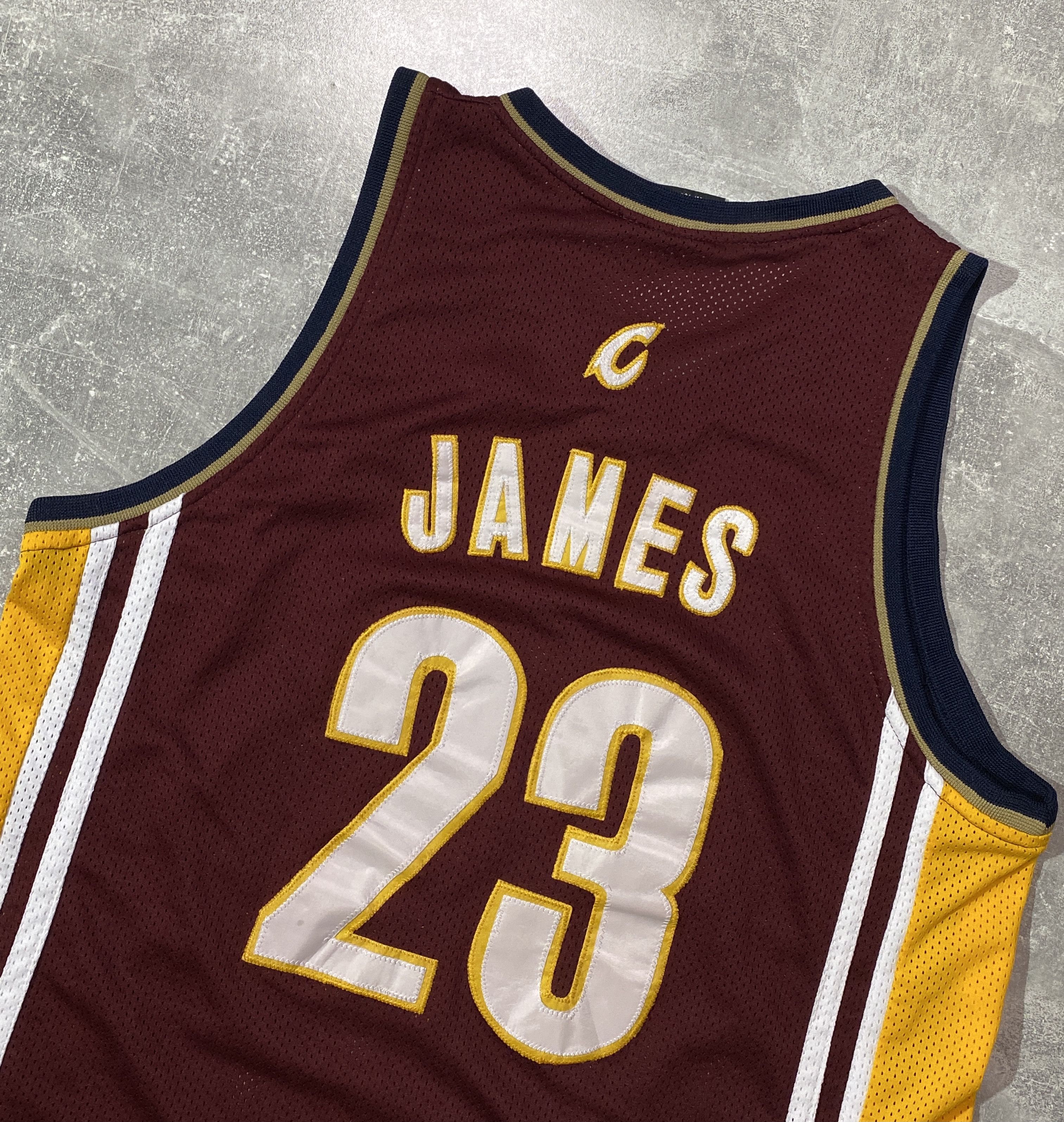 Vintage Cleveland #23 LeBron James FAN Jersey Size US L / EU 52-54 / 3 - 7 Thumbnail