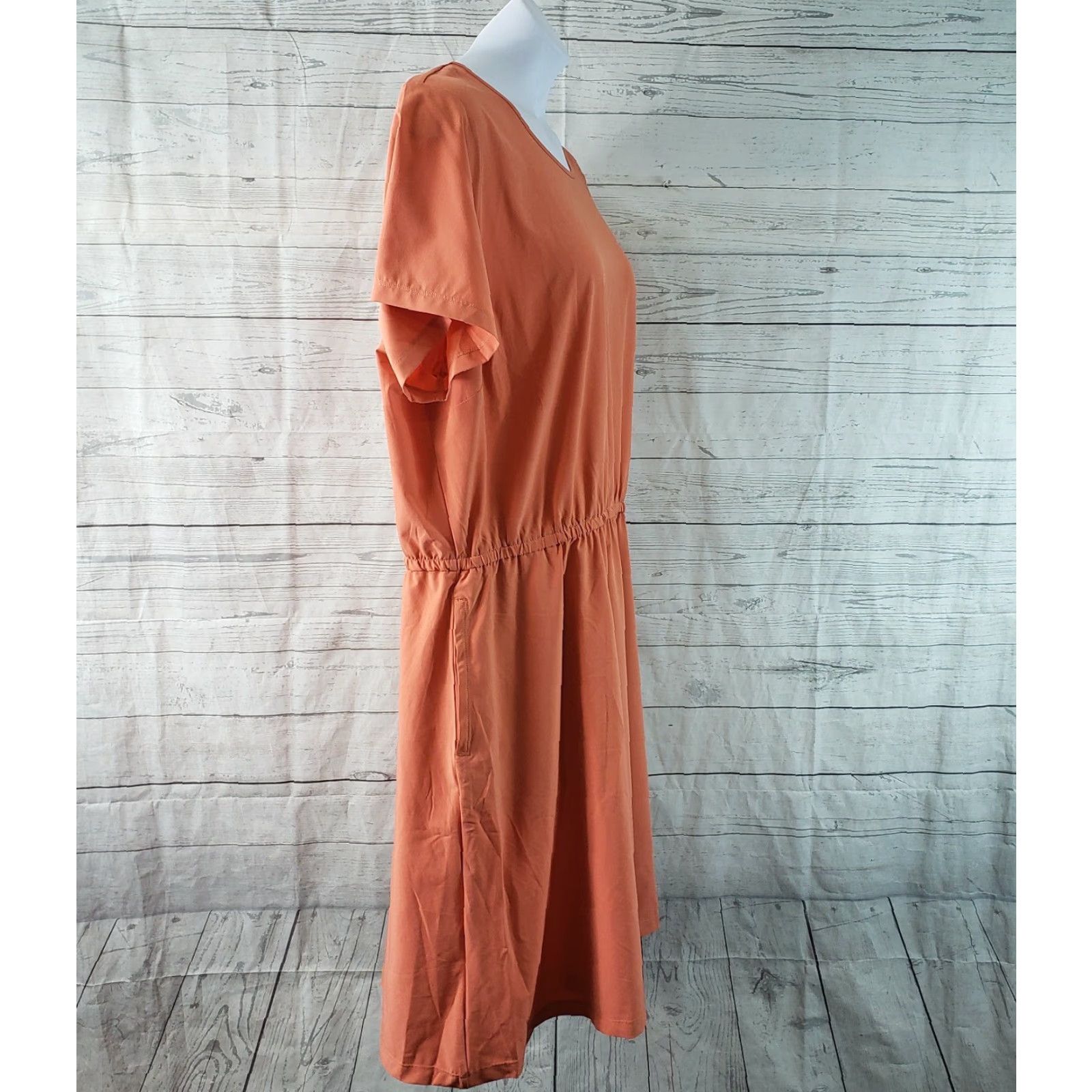 Vintage Duluth Womens Flexcellence Dress 1X Orange Short Sleeve Pockets A-Line Knee Length Satin Polyester Blend Pullover Casual Womens Size 40" / US 18 - 3 Thumbnail