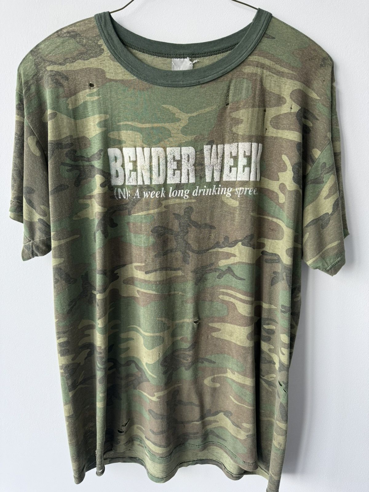 Vintage VINTAGE THRASHED CAMO T SHIRT DISTRESSED THIN OVERSIZED Size US XL / EU 56 / 4 - 1 Thumbnail