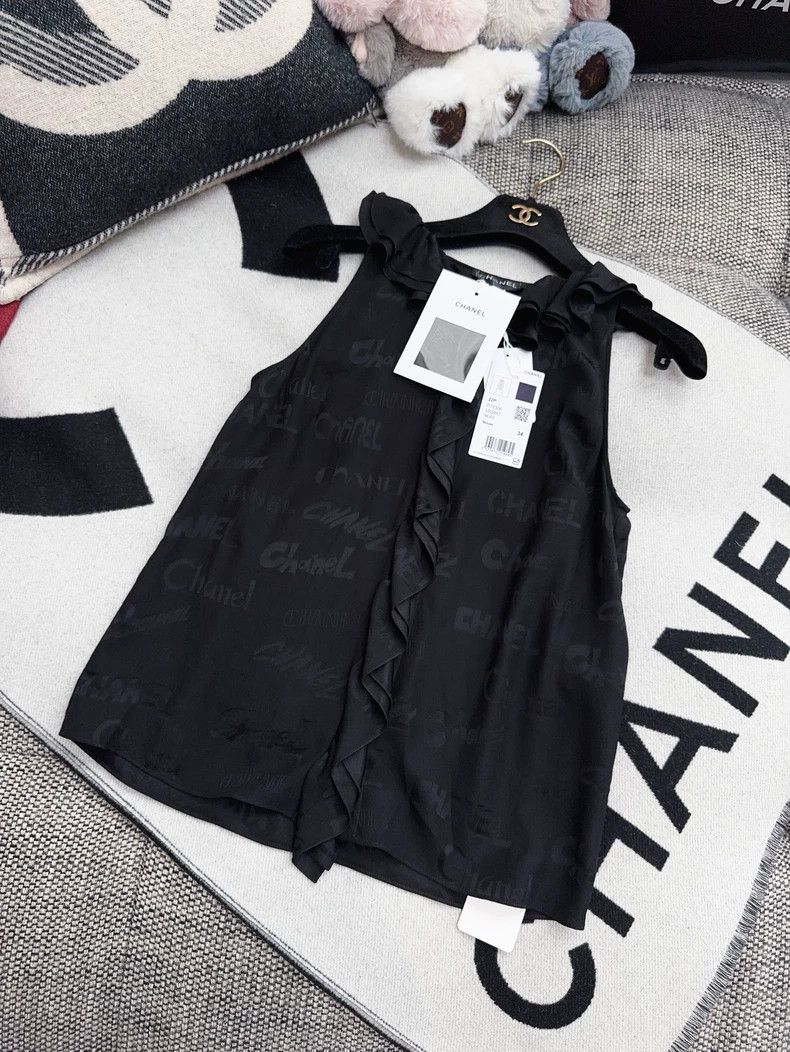 Chanel Chanel 22P black letter dark pattern logo wooden ear sleev Size XXS / US 00 / IT 34 - 3 Thumbnail