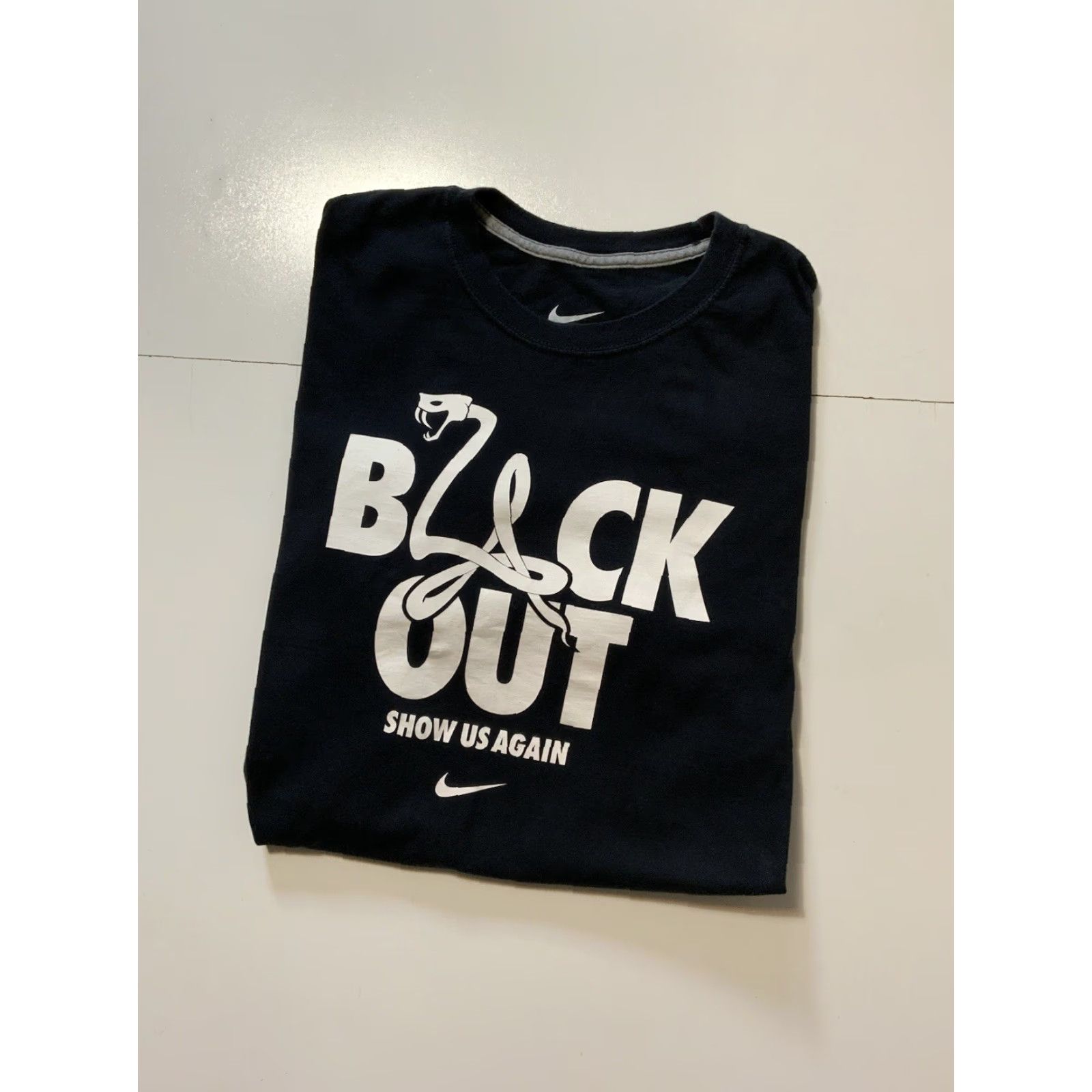 Nike Nike Black Mamba 2013 Limited Black Out Show Us Again Kobe Bryant T-Shirt XL Men Black Graphic S/S Size US XL / EU 56 / 4 - 2 Thumbnail