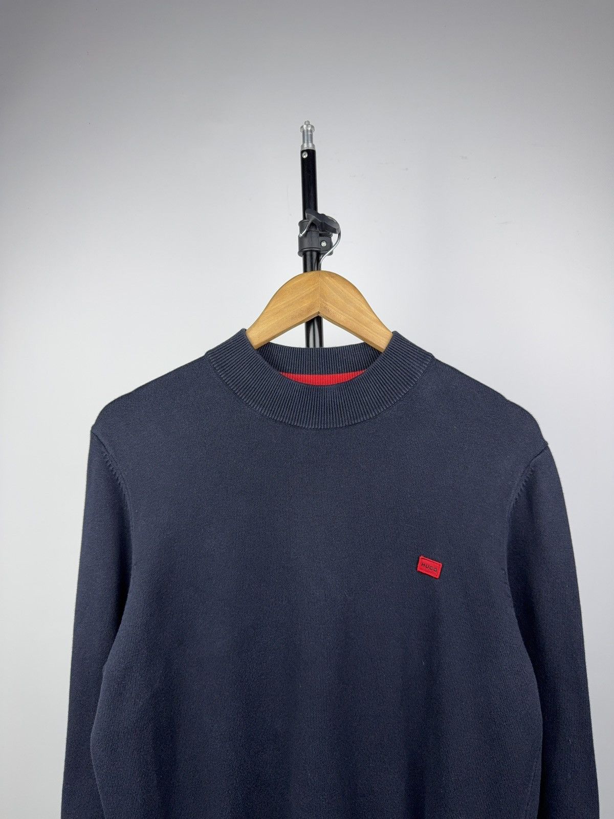 Hugo Boss Luxury 00s HUGO Boss Red Label Logo Patch Knit Sweater Size US M / EU 48-50 / 2 - 2 Thumbnail